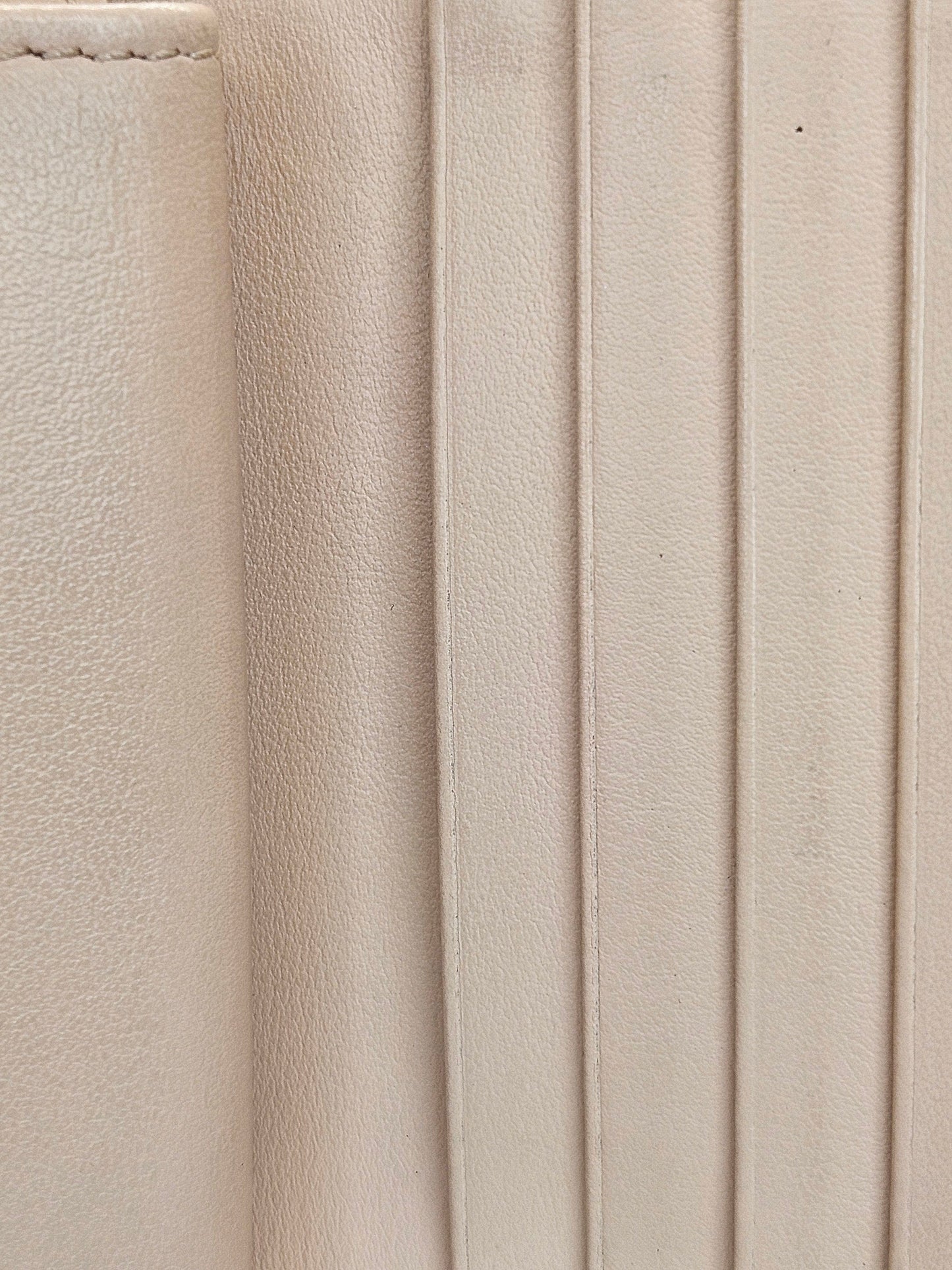 Fendi BiFold Wallet Poudre Pink Leather -Pre-Owned