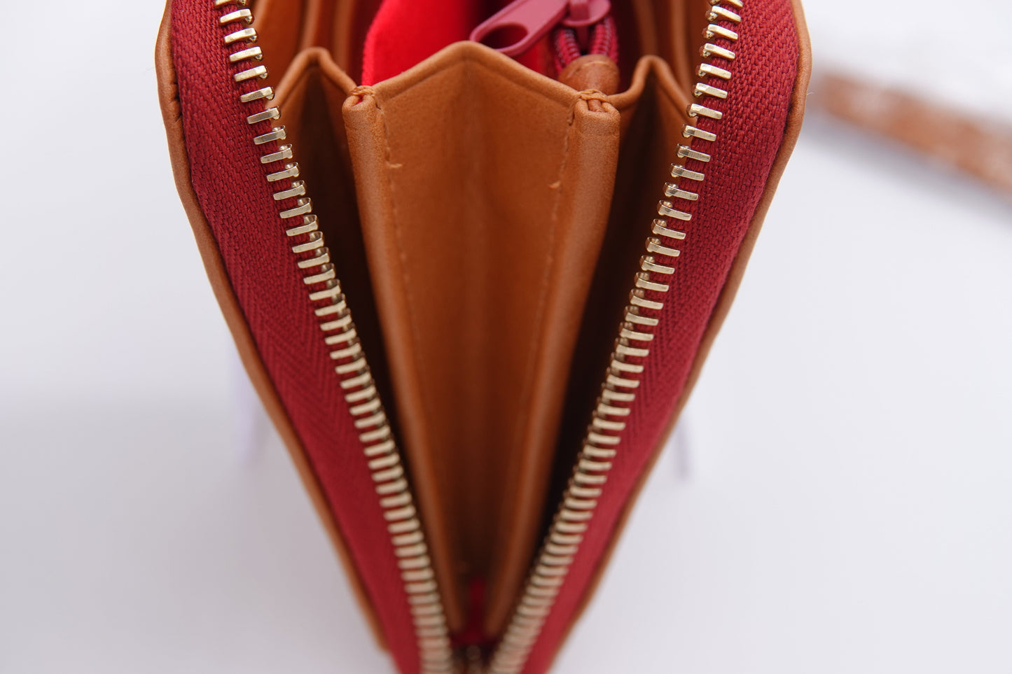 side Dooney & Bourke Florentine Large Zip Around Wristlet Brown Cognac