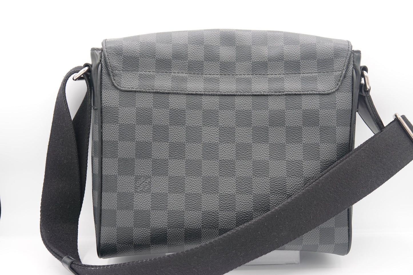 back view Louis Vuitton Damier Graphite District PM