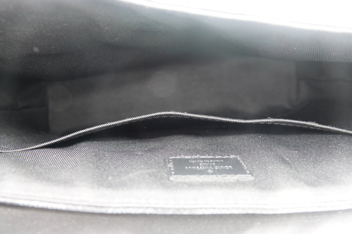 interior Louis Vuitton Damier Graphite District PM