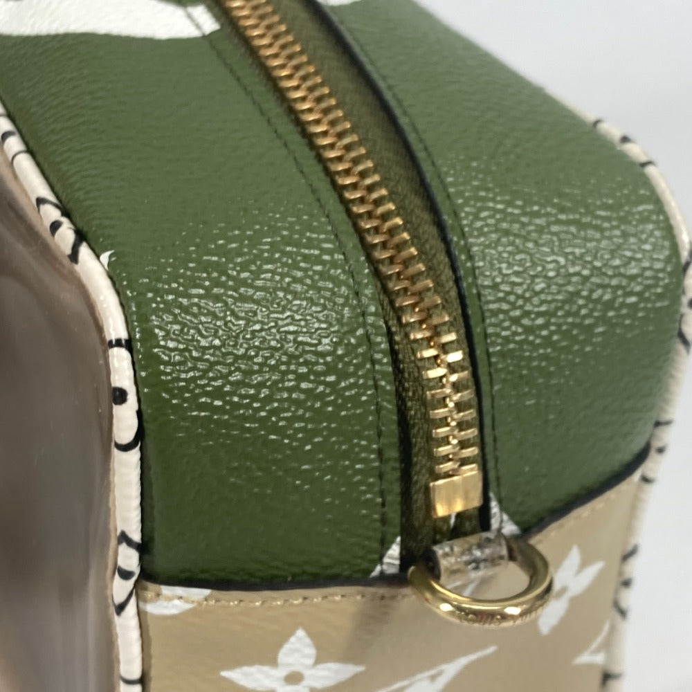 gold zipper Louis Vuitton Monogram Giant Beach Pouch Khaki