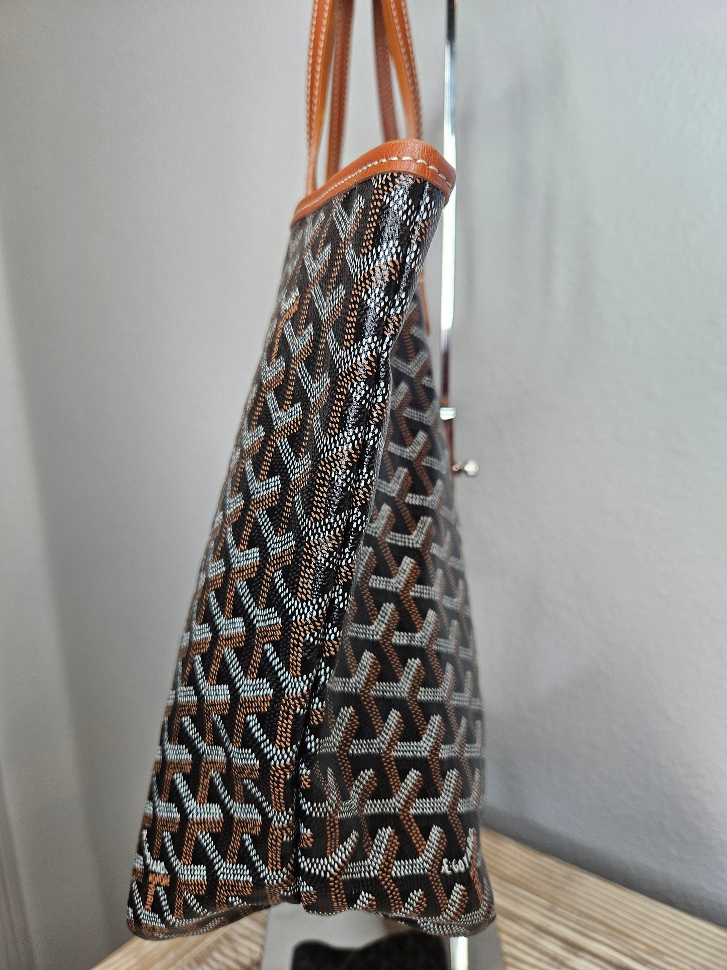 Pre-Loved Goyard Saint Louis PM Tote Black and Gold