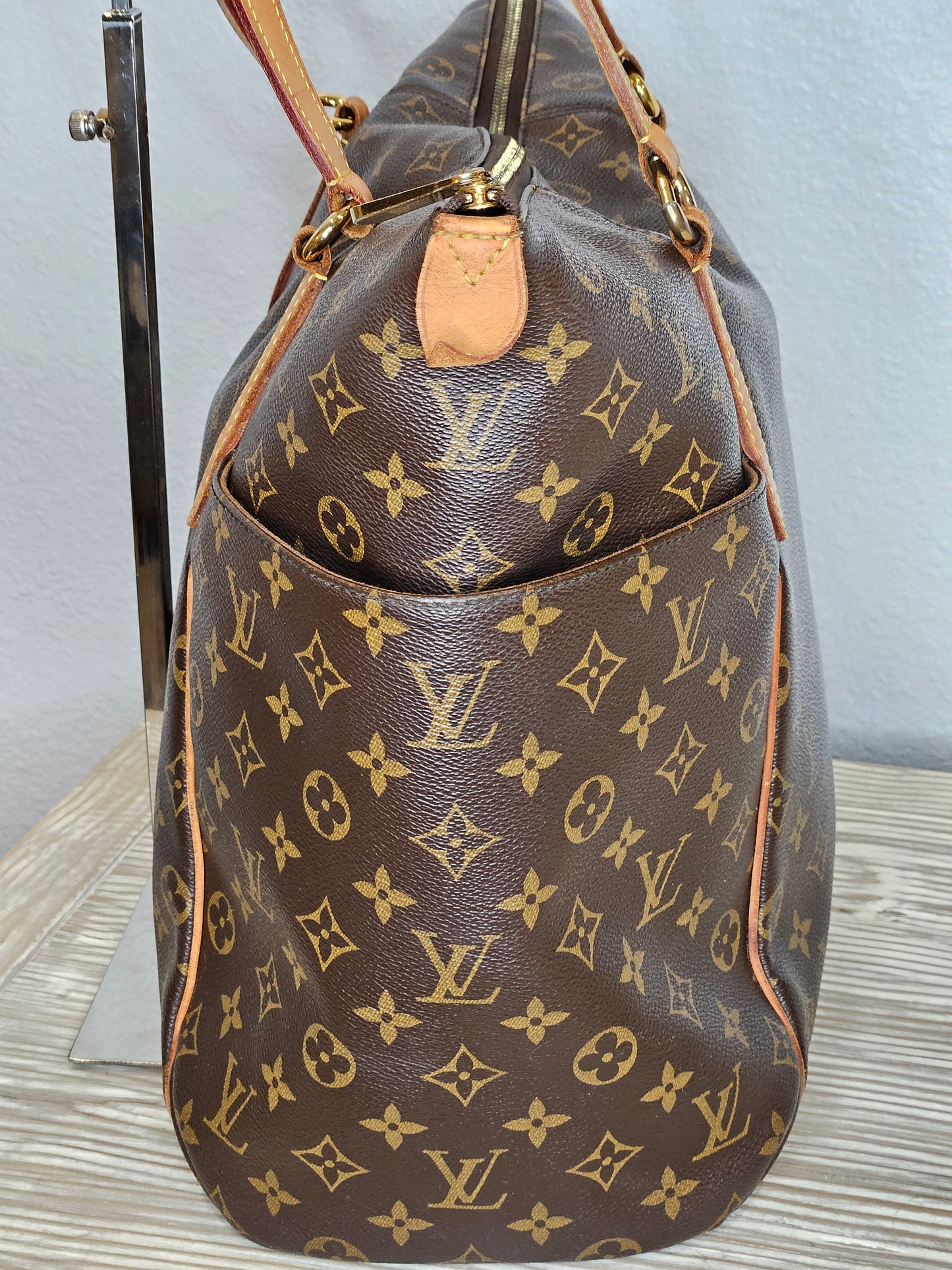 Pre-Loved Louis Vuitton Monogram Totally GM "Sold Out"