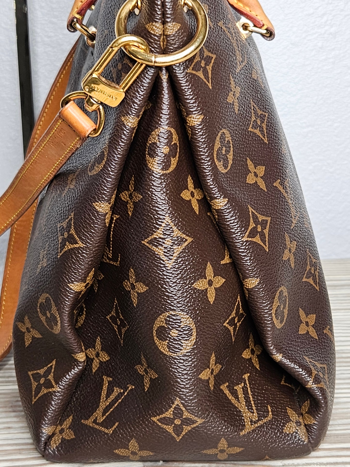 Pre-Loved Louis Vuitton Saffron Monogram Pallas MM