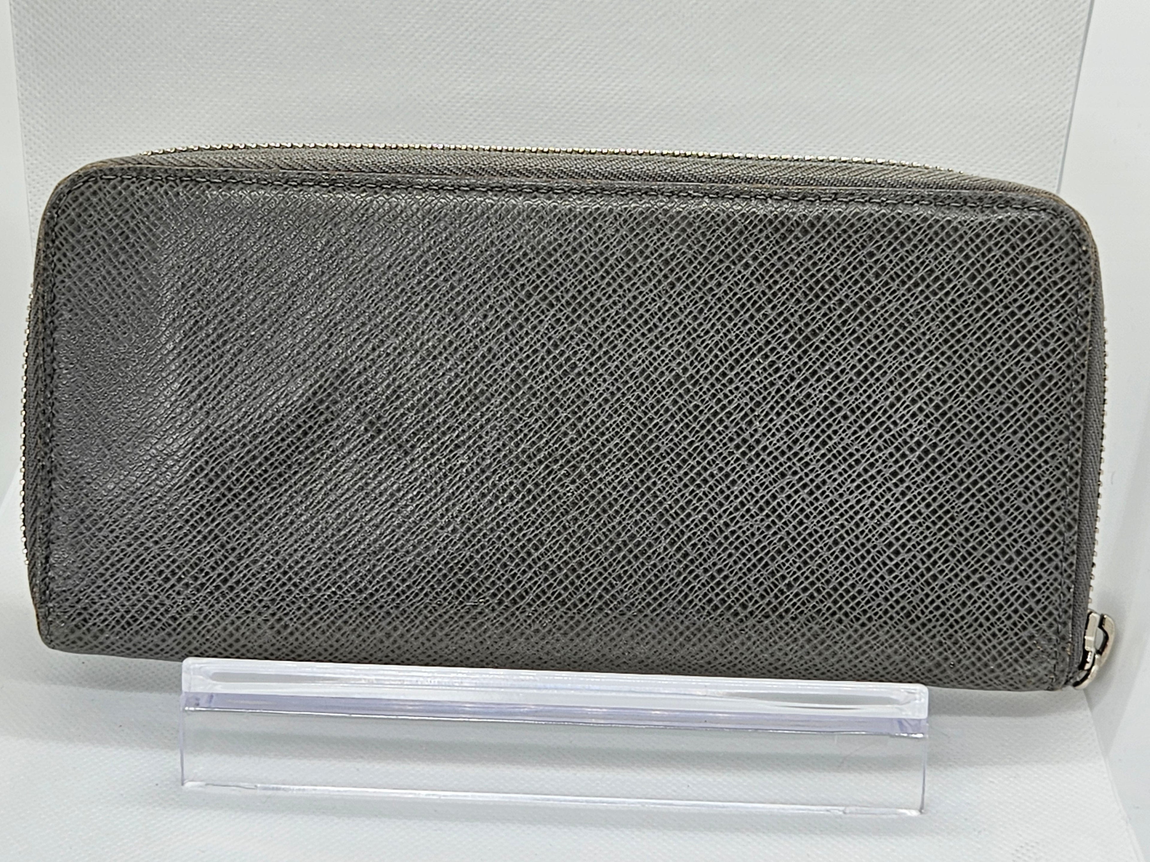 Louis Vuitton Zippy Vertical Wallet – Taiga Leather Ardoise | Pre-Owned