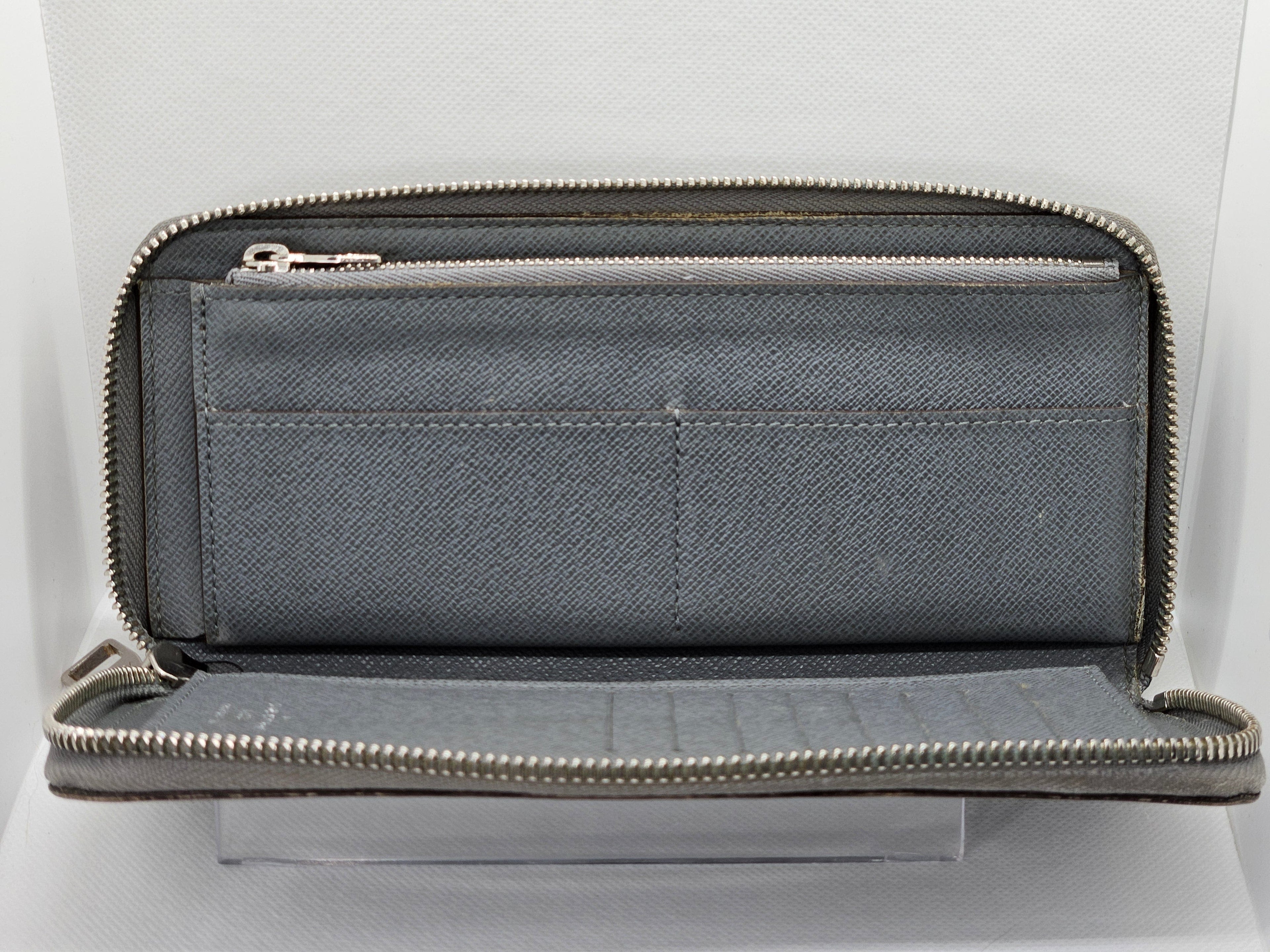 Louis Vuitton Zippy Vertical Wallet – Taiga Leather Ardoise | Pre-Owned