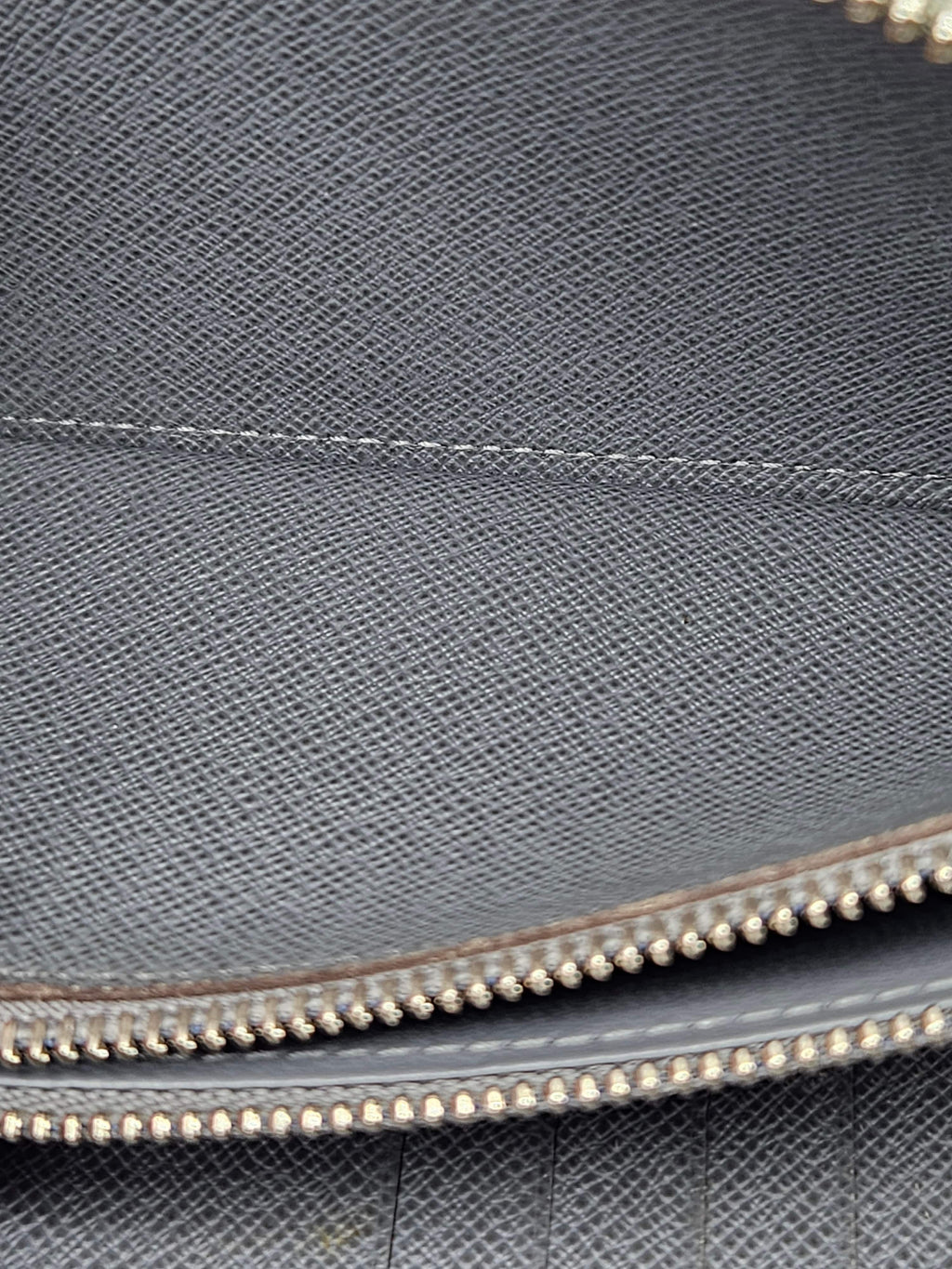 Louis Vuitton Zippy Vertical Wallet – Taiga Leather Ardoise | Pre-Owned