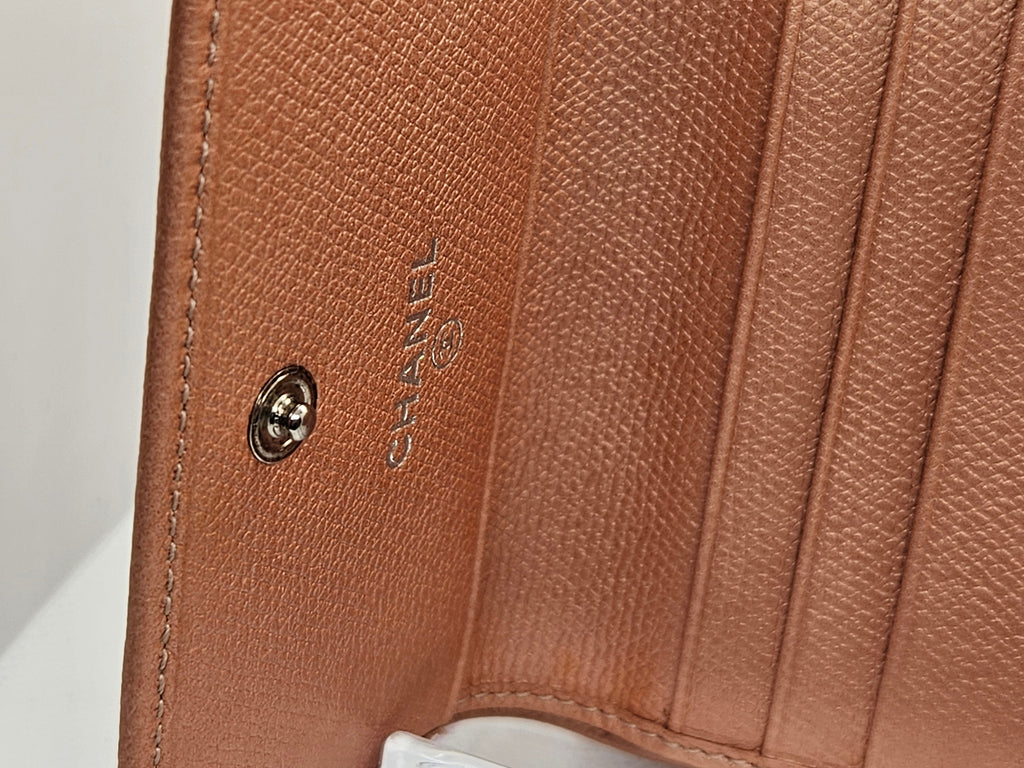 Chanel Tri-Fold Wallet – Peach Shimmer Leather | Pre-Owned