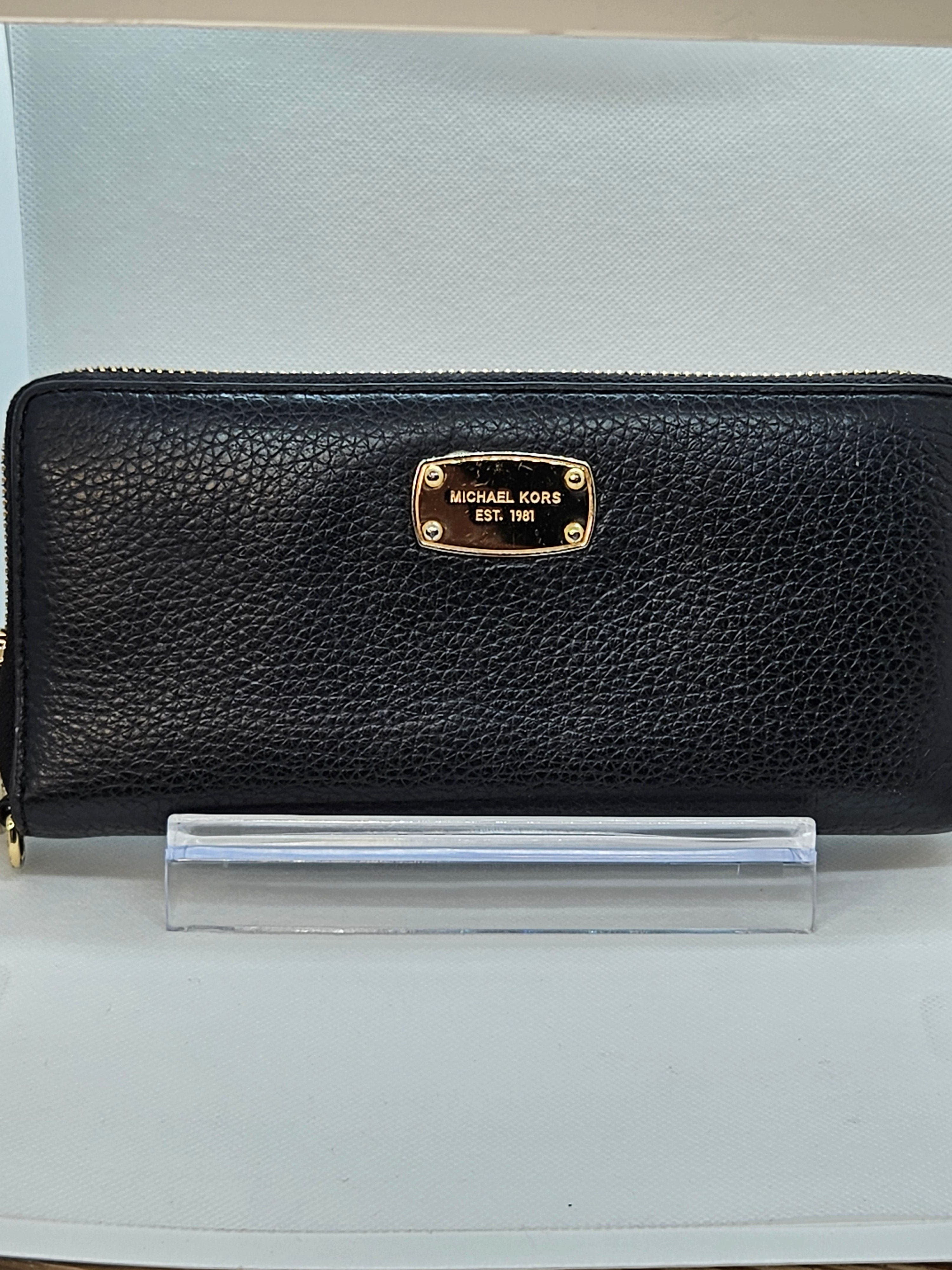 Michael Kors Jet Set Continental Zip Wallet – Wristlet Style | Pre-Owned