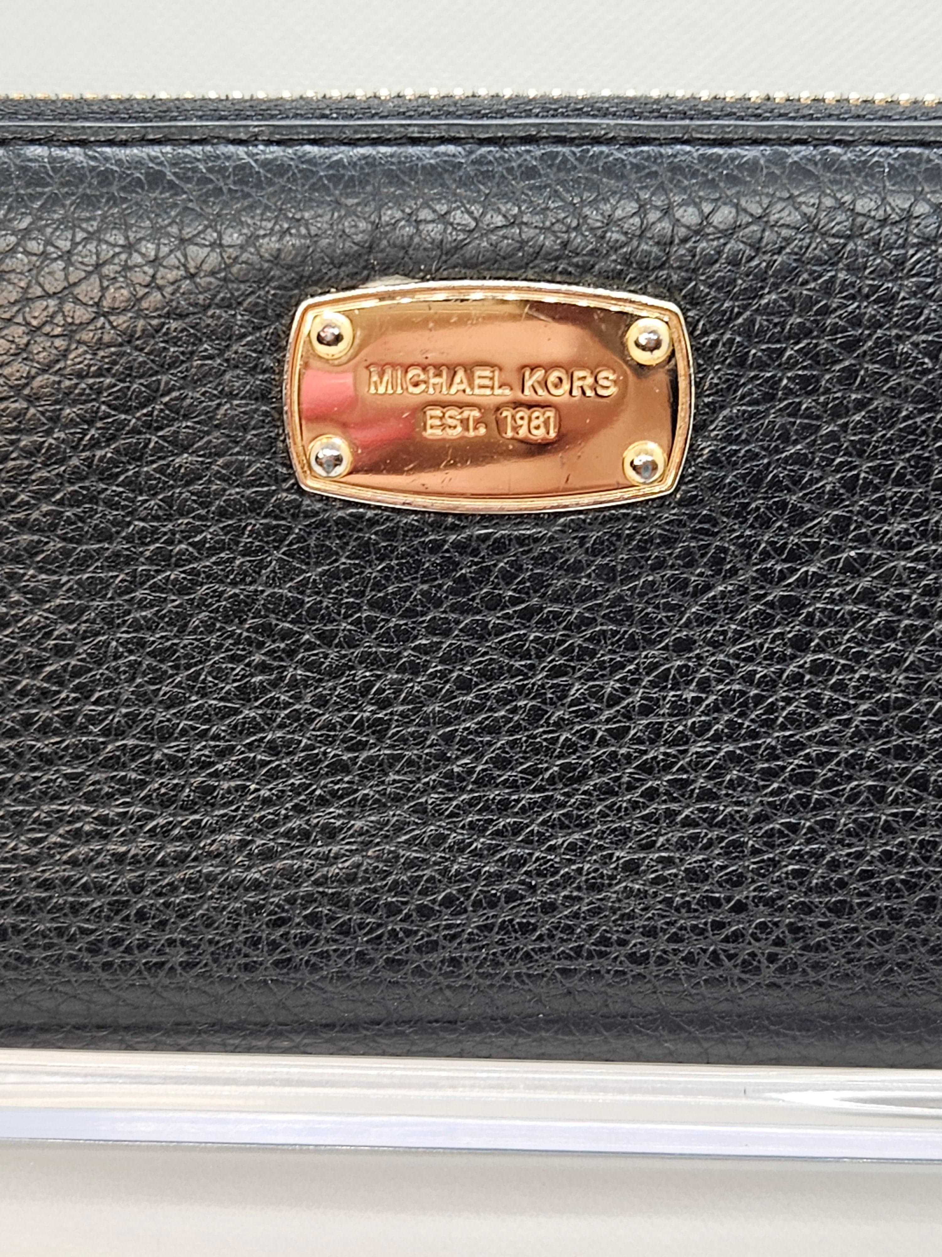 Michael Kors Jet Set Continental Zip Wallet – Wristlet Style | Pre-Owned