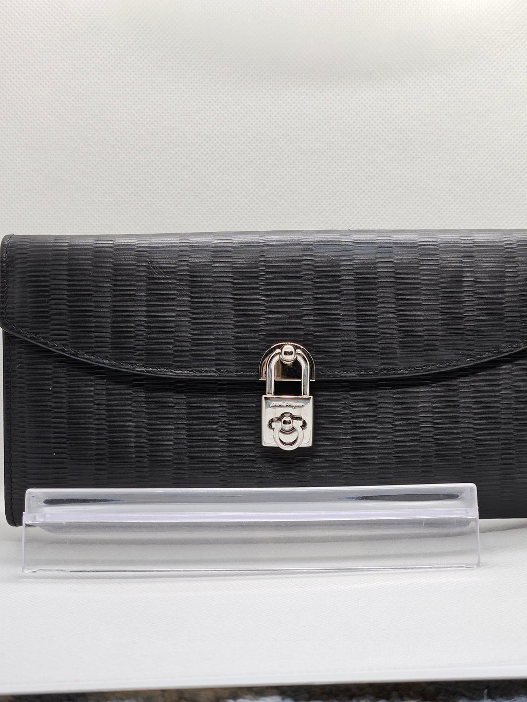 Salvatore Ferragamo Gancini Leather Wallet Wristlet – Embossed Padlock | Pre-Owned