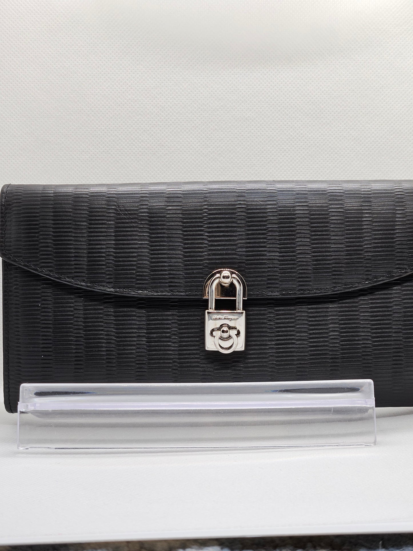 Pre-Loved Salvatore Ferragamo Leather Wallet Wristlet Black