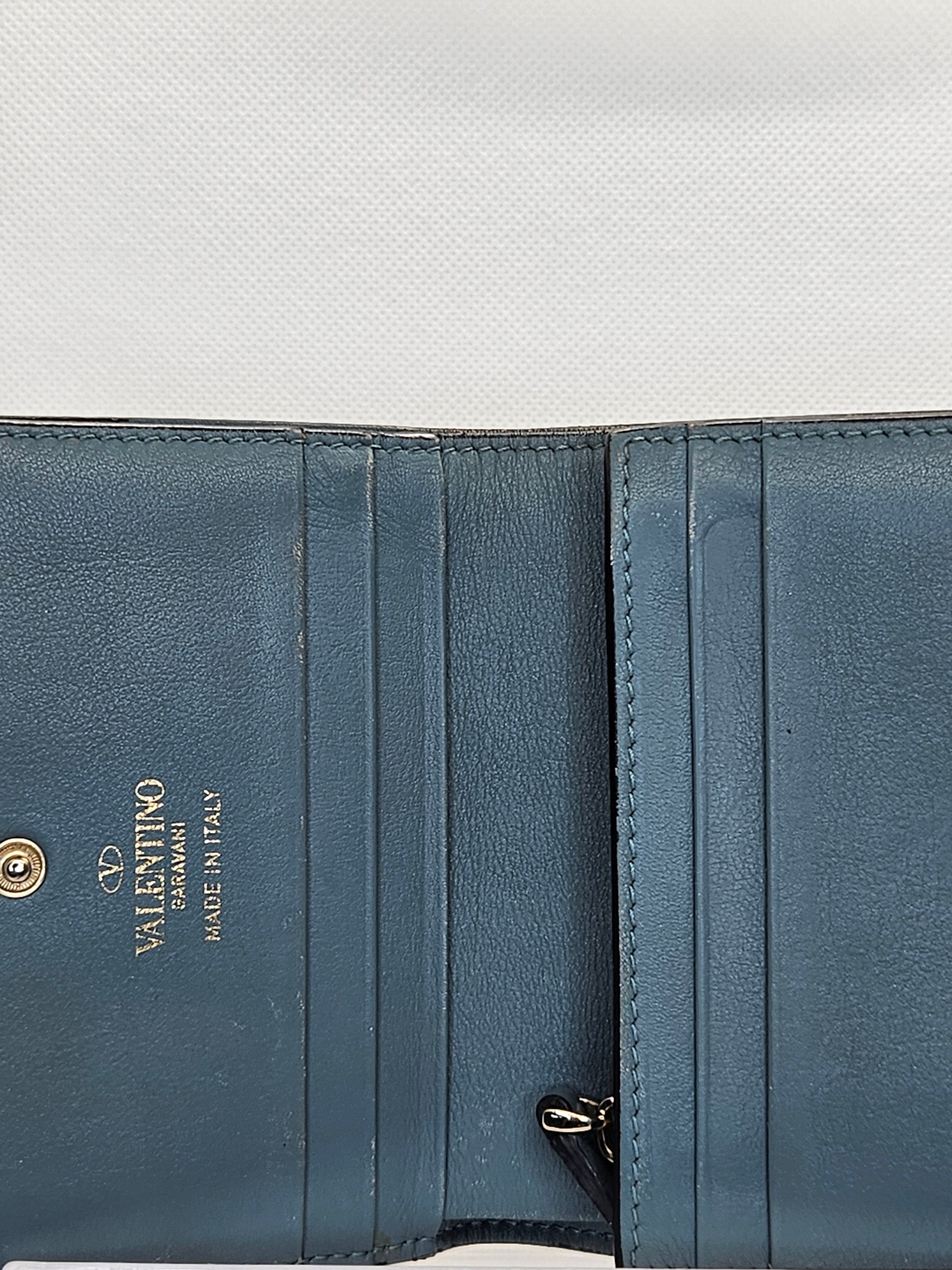 Valentino Rockstud Compact Leather Wallet – Gold Hardware | Pre-Owned