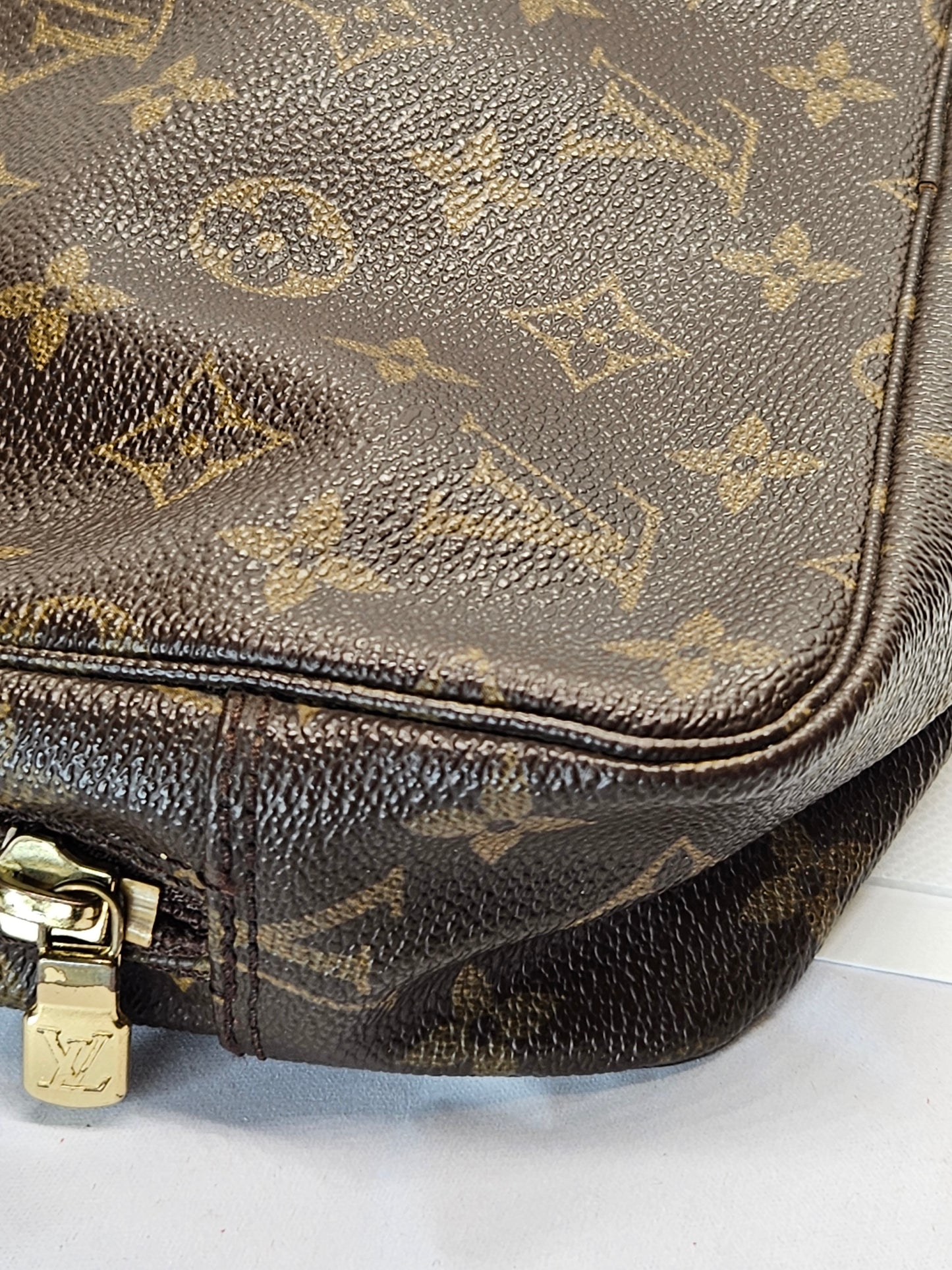 Pre-Loved Louis Vuitton Trousse Toiletry Monogram 23 #2