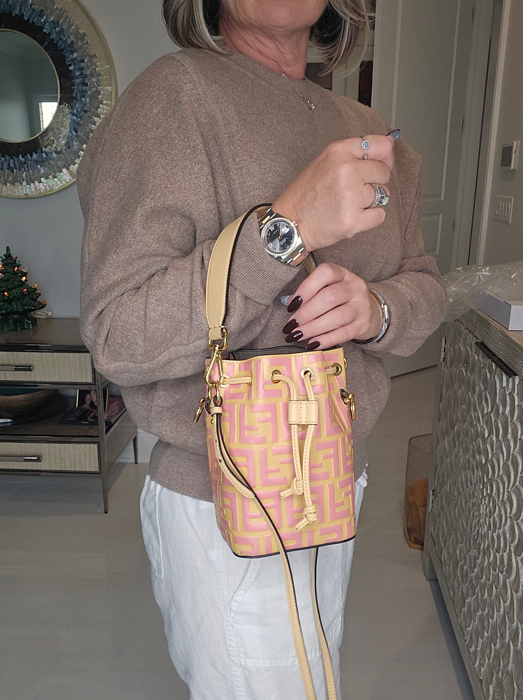 handle on model Fendi Vitello Liberty Mini Mon Tresor Bucket Bag -Pre-Owned