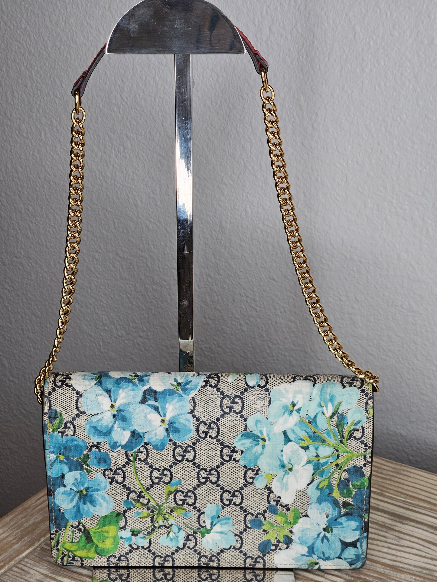 back Gucci Blooms Chain Wallet Blue and Red