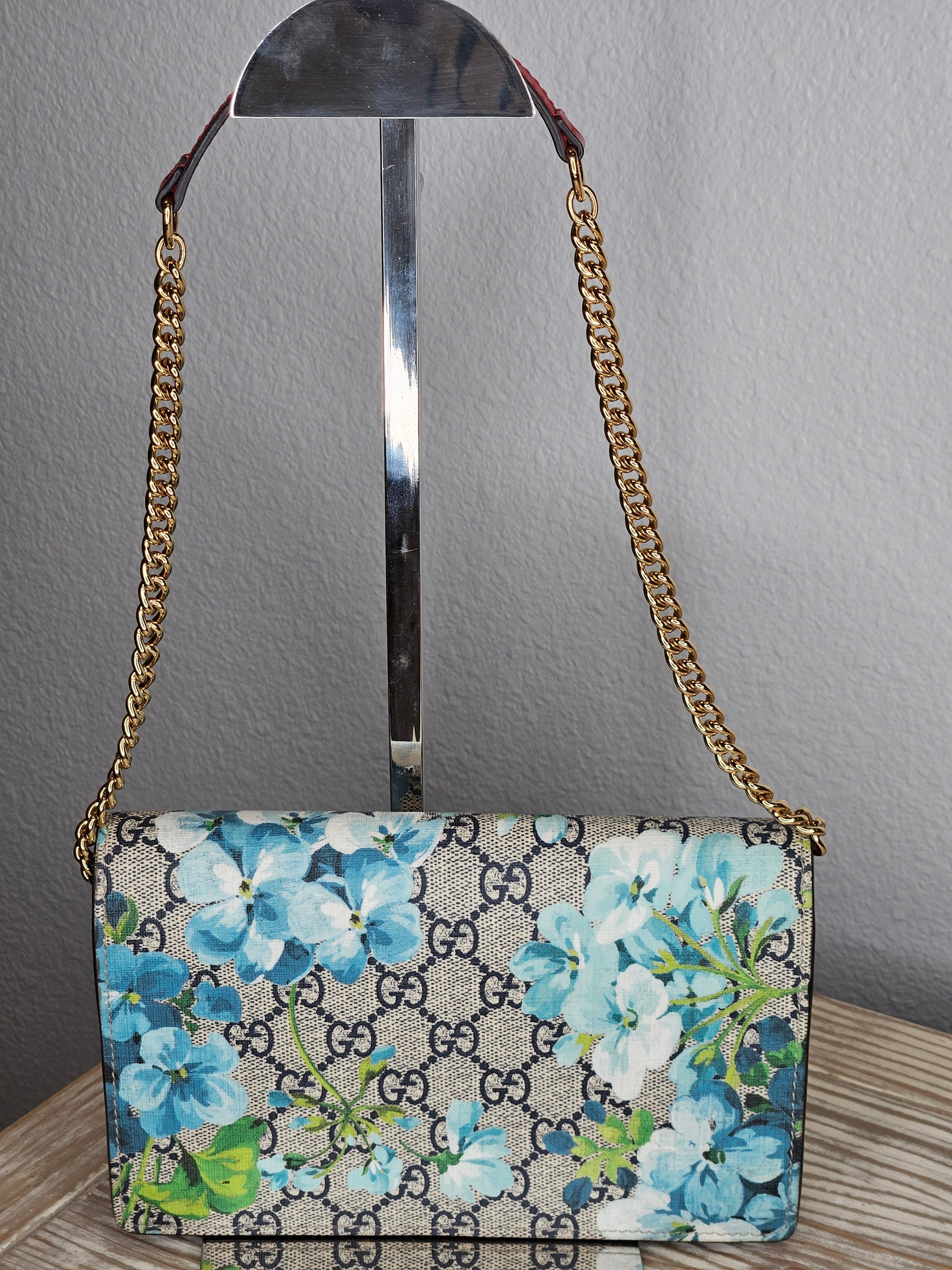 back Gucci Blooms Chain Wallet Blue and Red