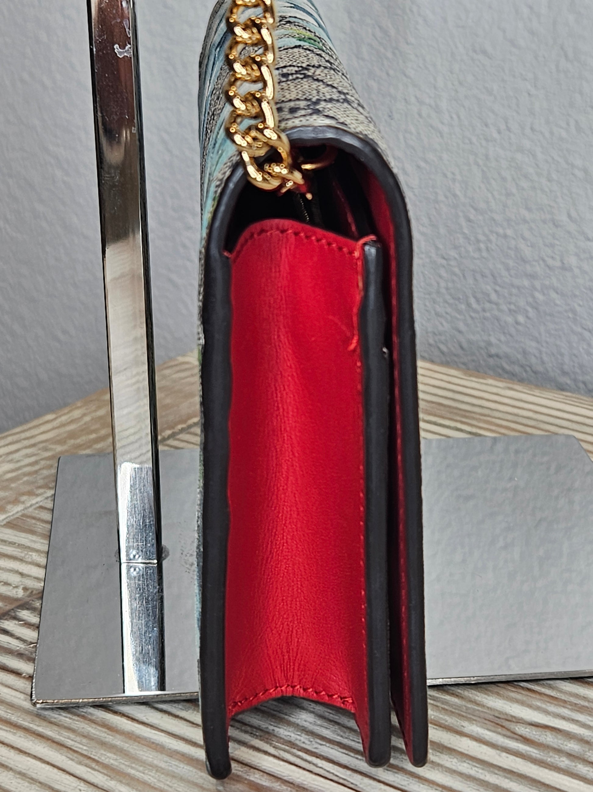 side Gucci Blooms Chain Wallet Blue and Red