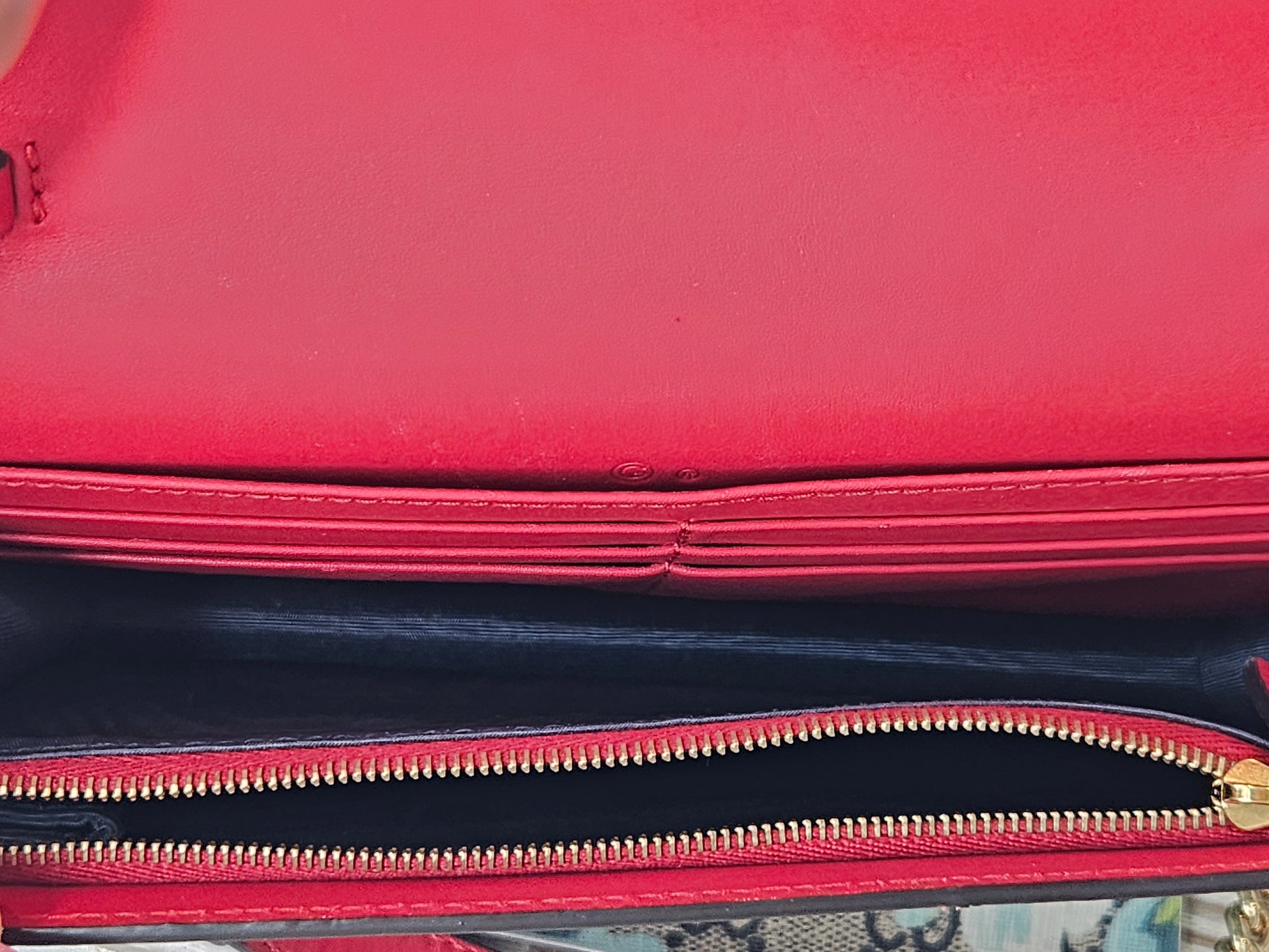 interior Gucci Blooms Chain Wallet Blue and Red