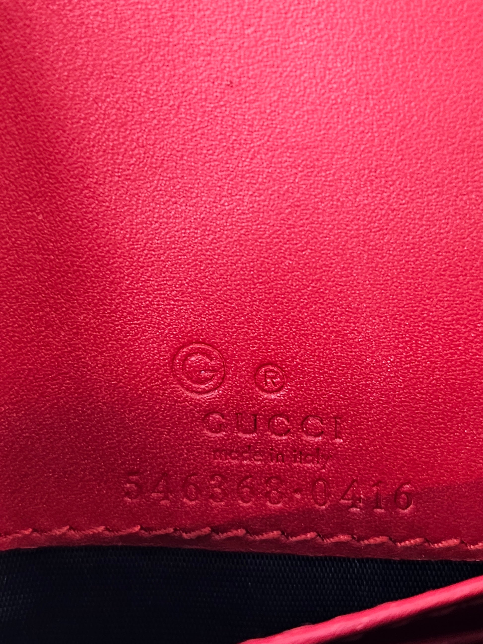 date code Gucci Blooms Chain Wallet Blue and Red