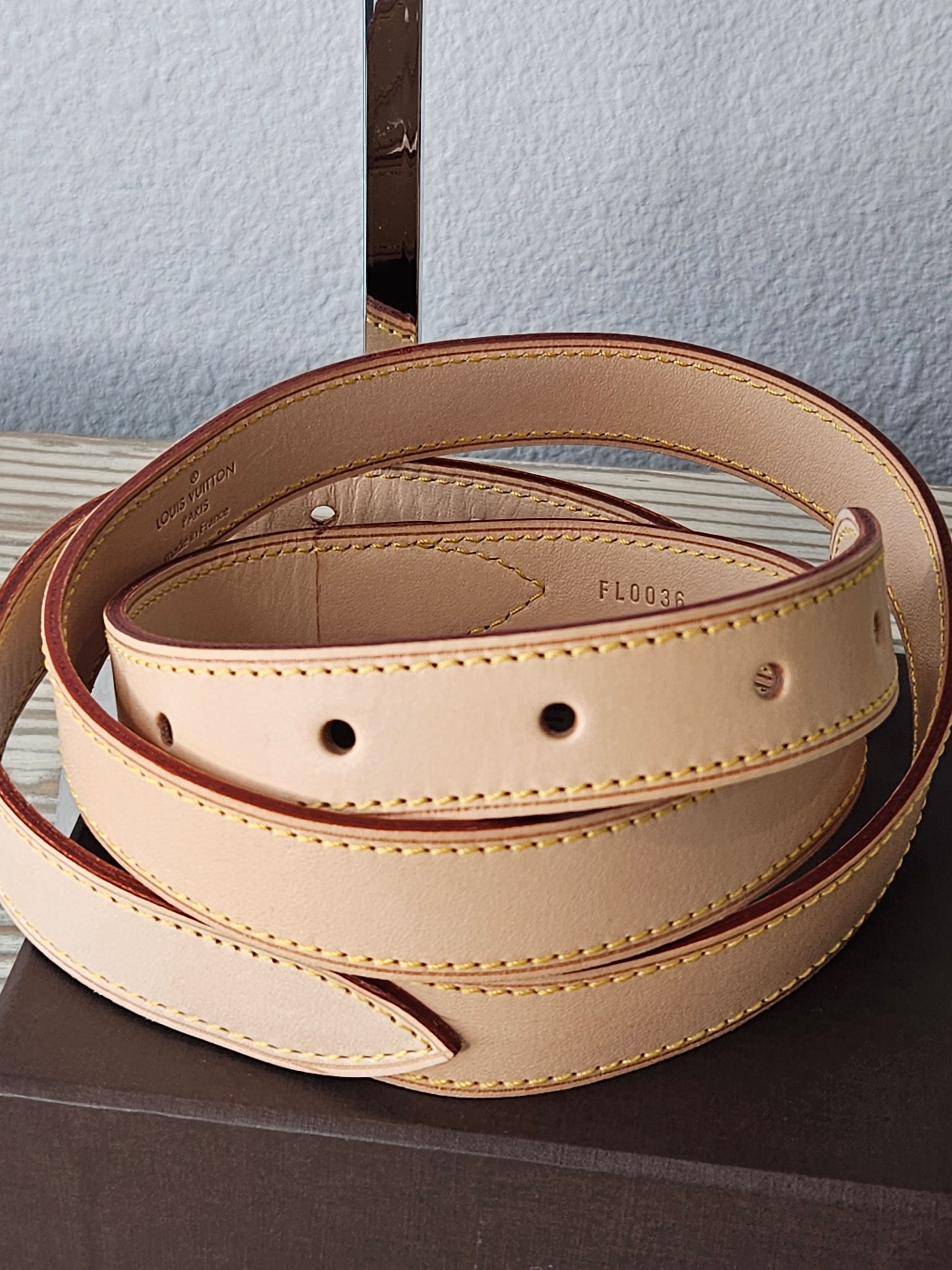 back Louis Vuitton tan leather Vachetta Strap