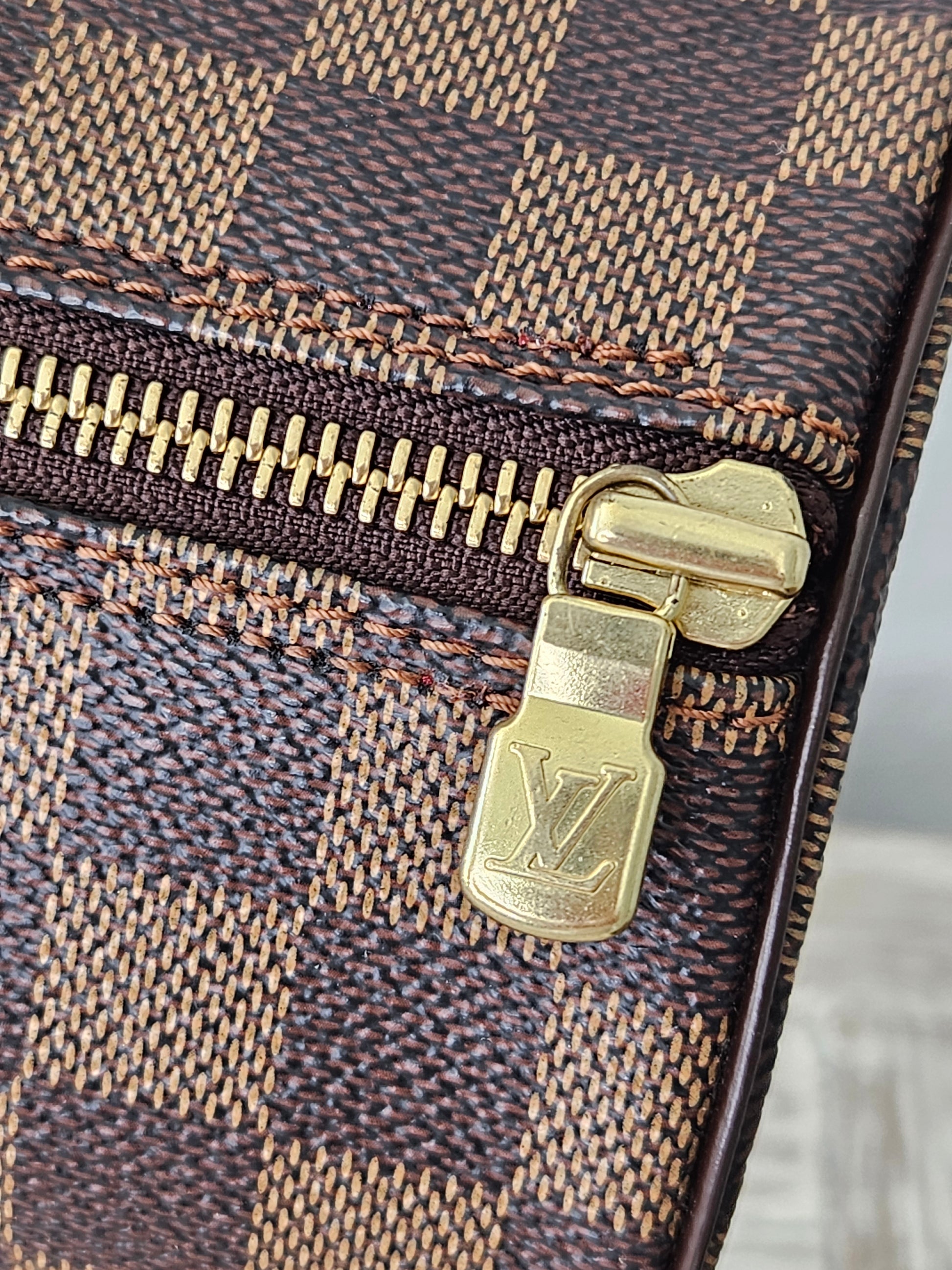 gold zipper Louis Vuitton Brown coated canvas Damier Ebene Papillon 30