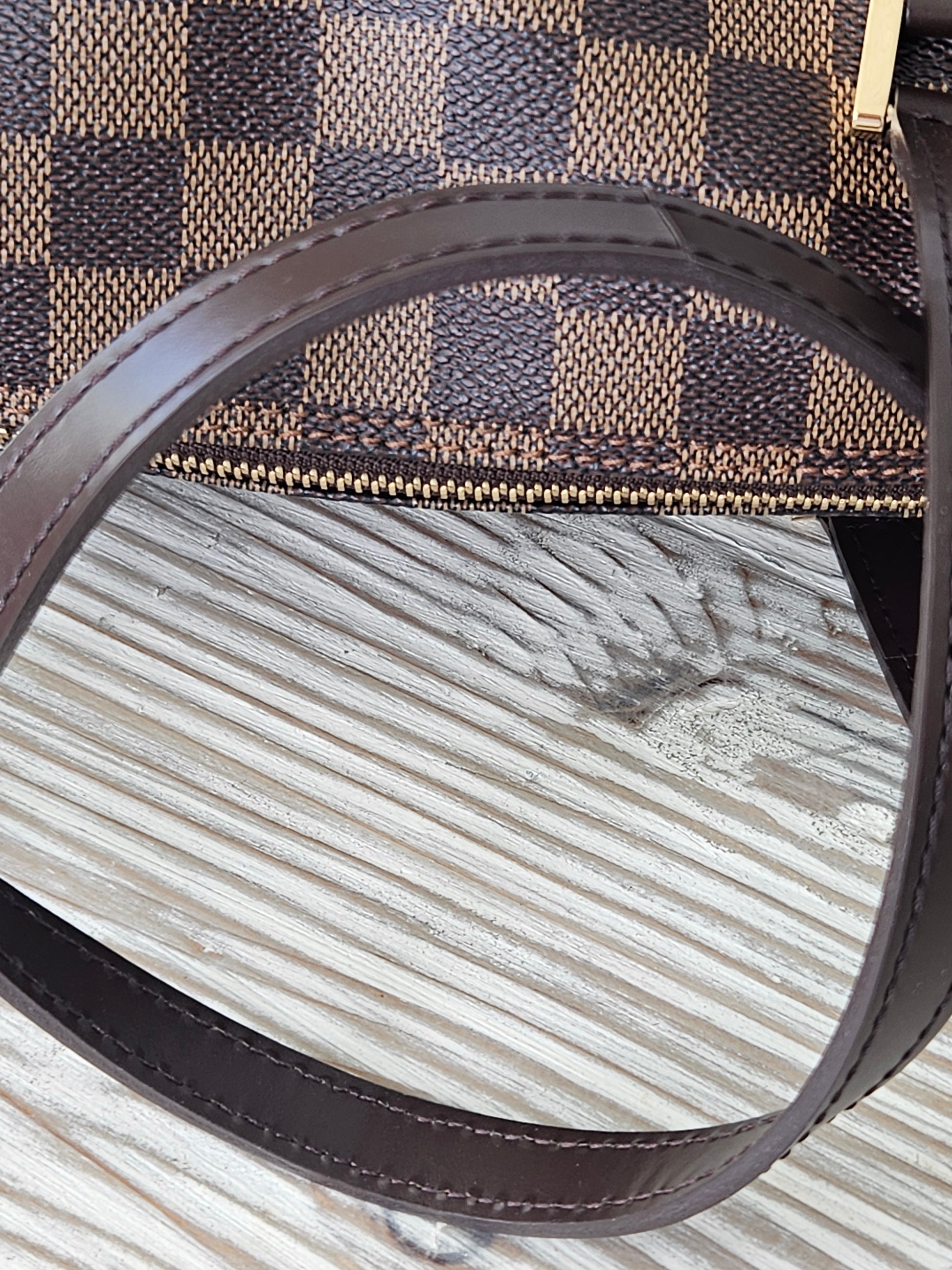 handles Louis Vuitton Brown coated canvas Damier Ebene Papillon 30