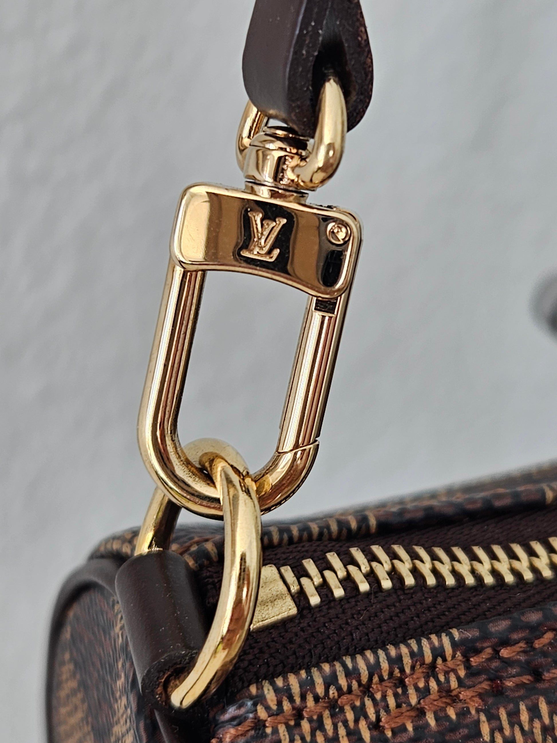 gold clasp Louis Vuitton Brown coated canvas Damier Ebene Papillon 30