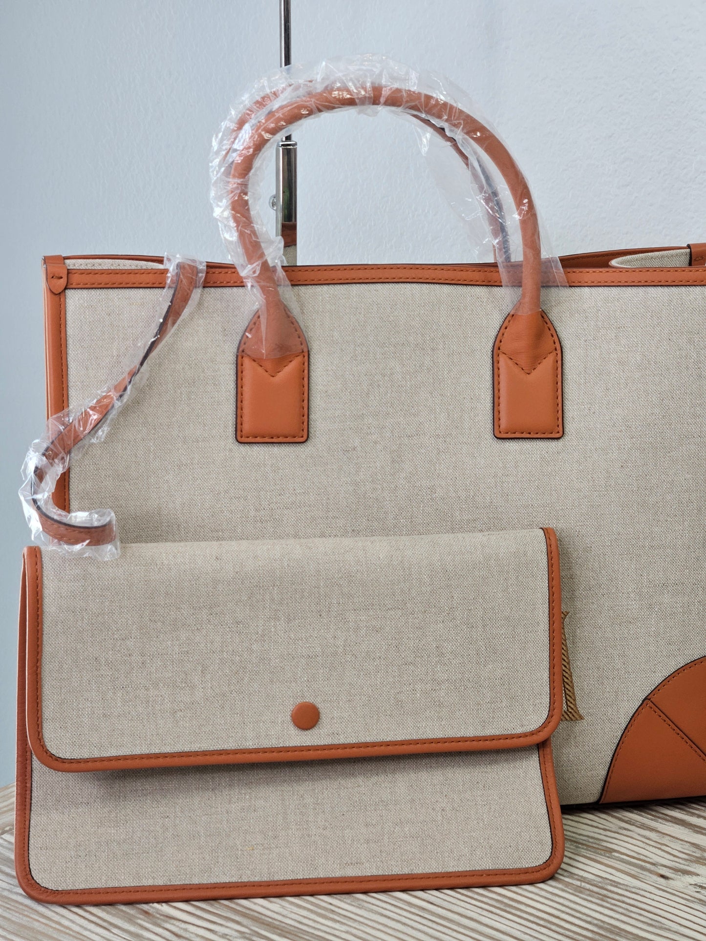 Pre-Loved MCM Munchen Tote Large Cognac