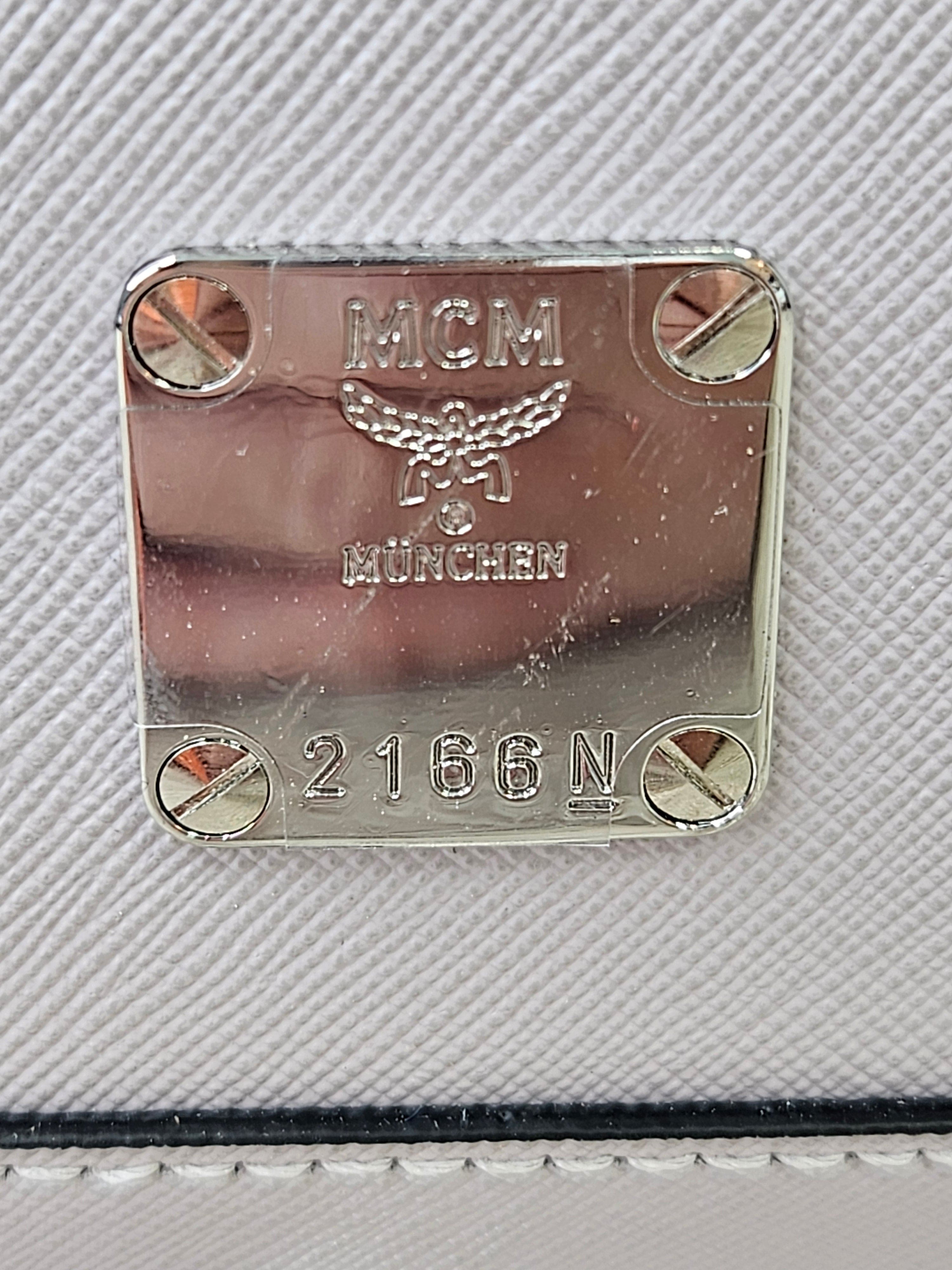 MCM Nuovo Tote Medium Gull Gray -Pre-Owned