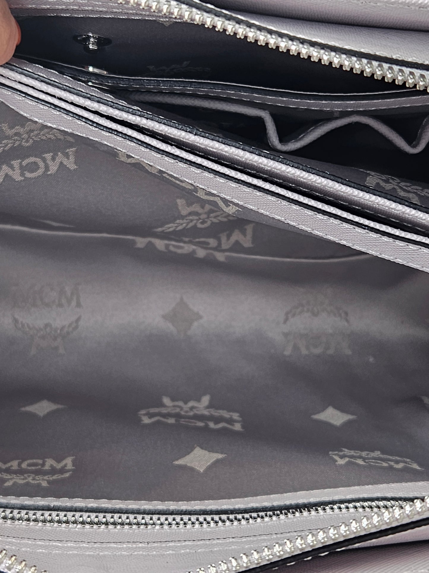 Pre-Loved MCM Nuovo Tote Medium Gull Gray