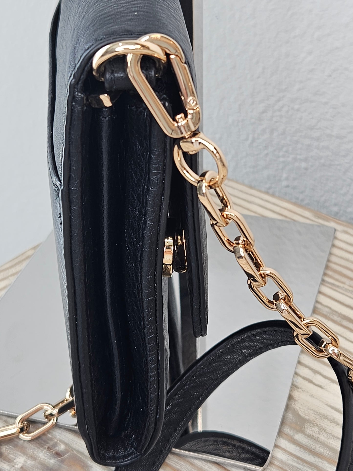 Pre-Loved Tory Burch Britten Chain Wallet Black