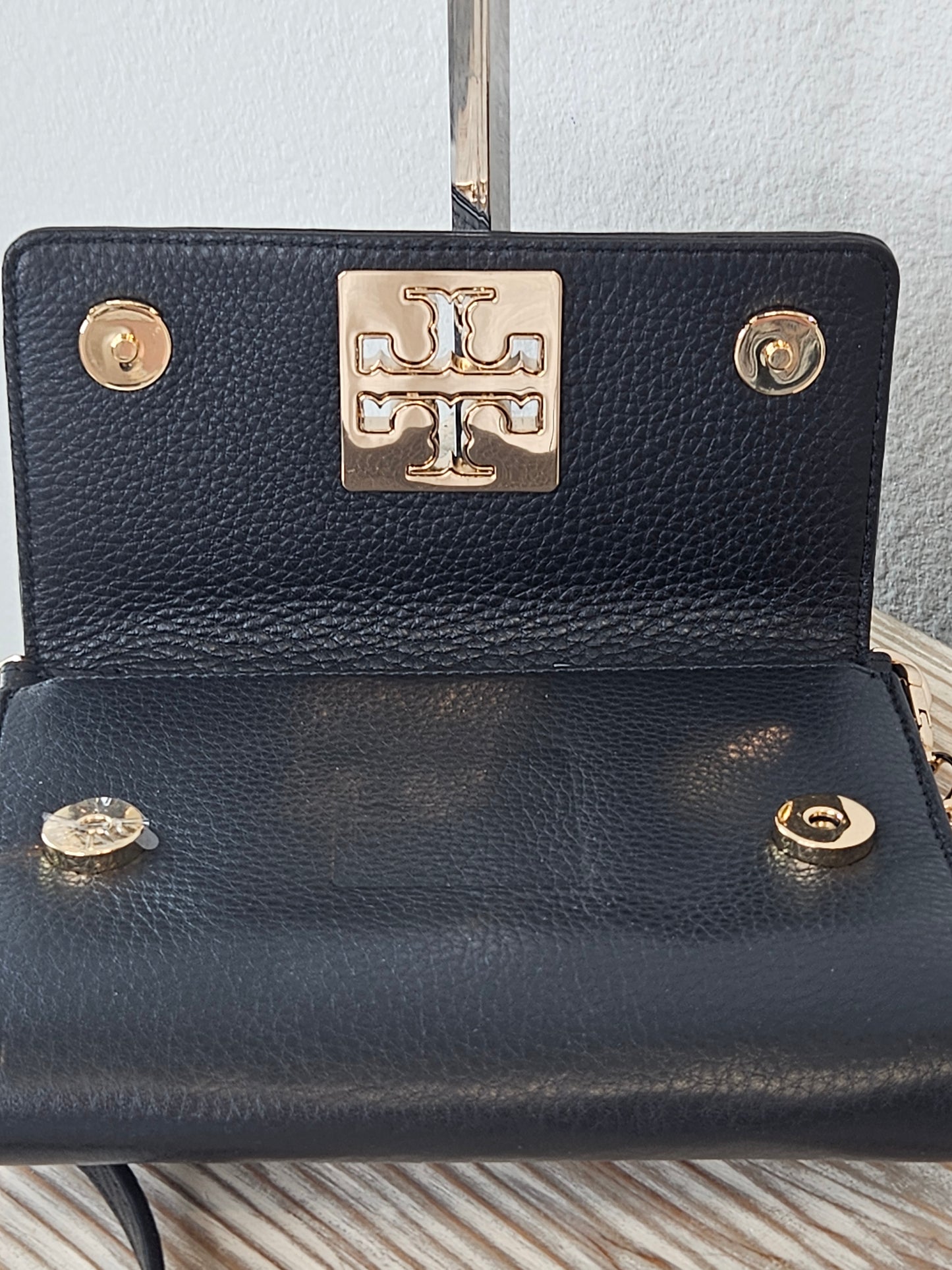 Pre-Loved Tory Burch Britten Chain Wallet Black