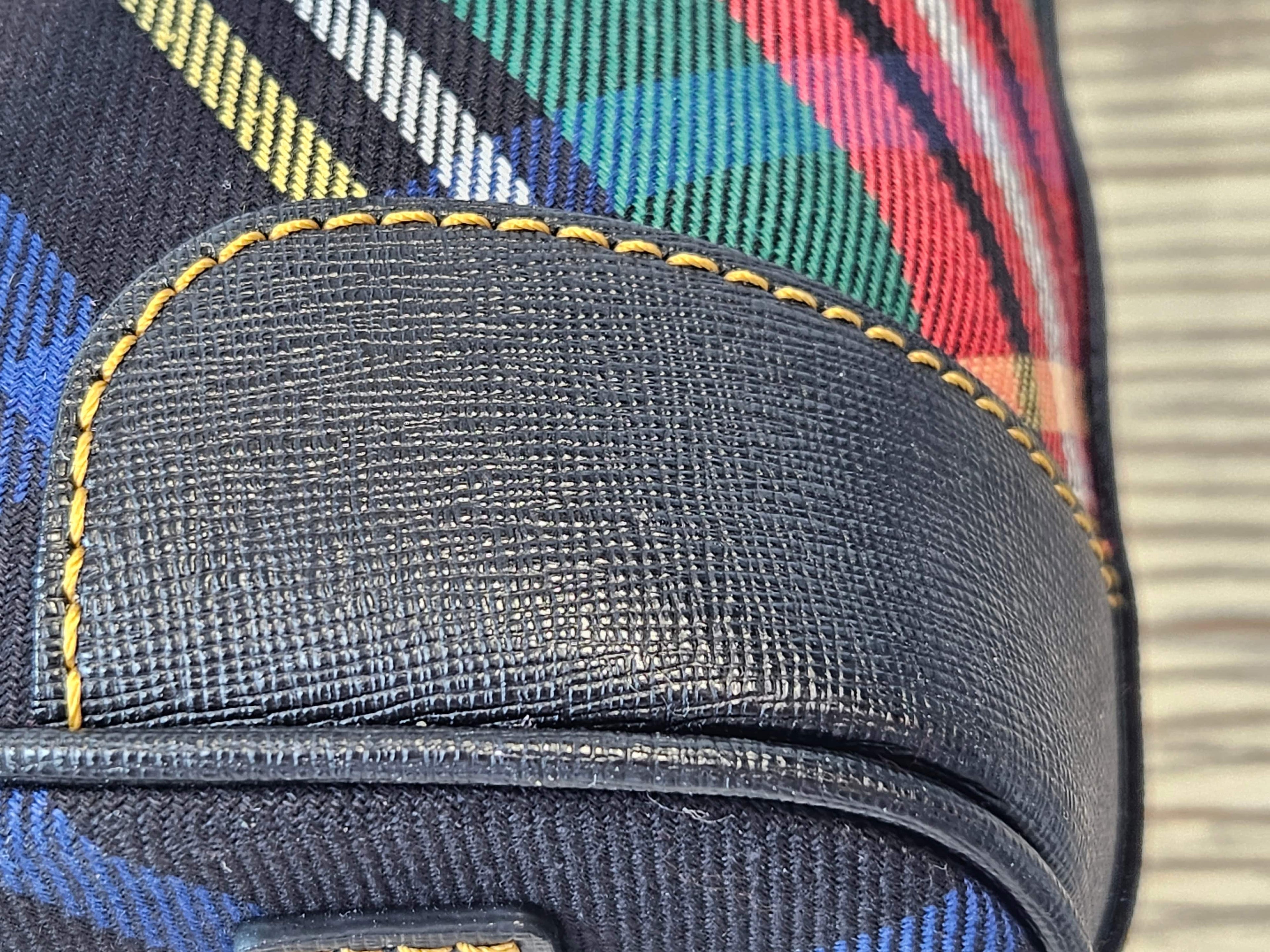 corner Dooney & Bourke Richmond Tartan Plaid black red and green