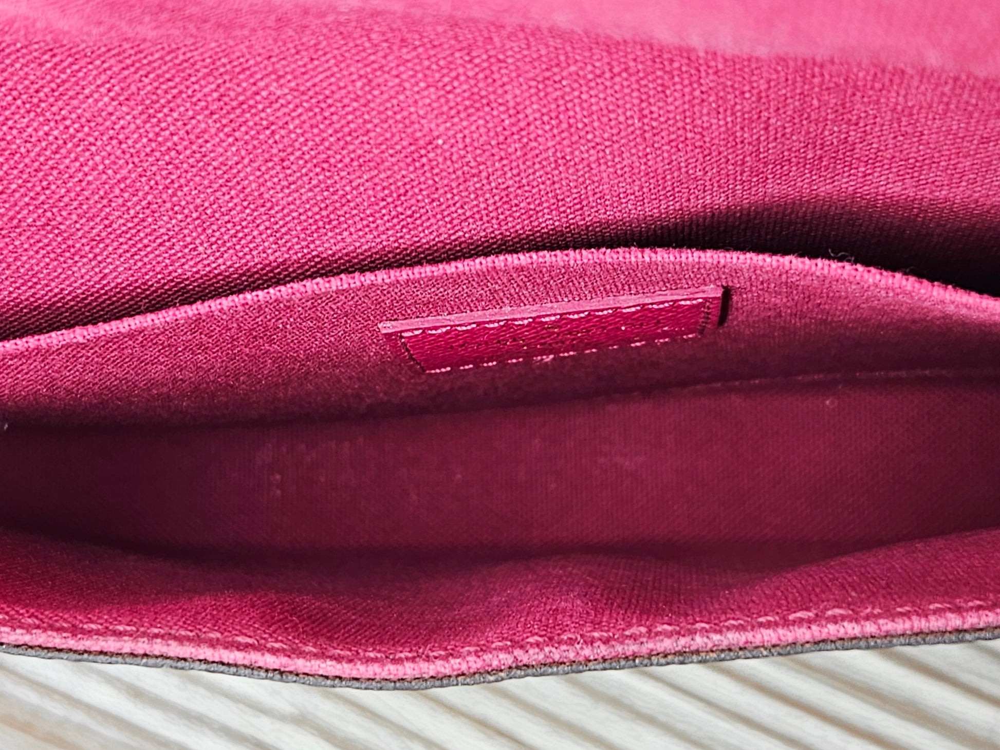 interior pocket Louis Vuitton brown canvas Monogram Pochette Felicie Chain Wallet Fuschia