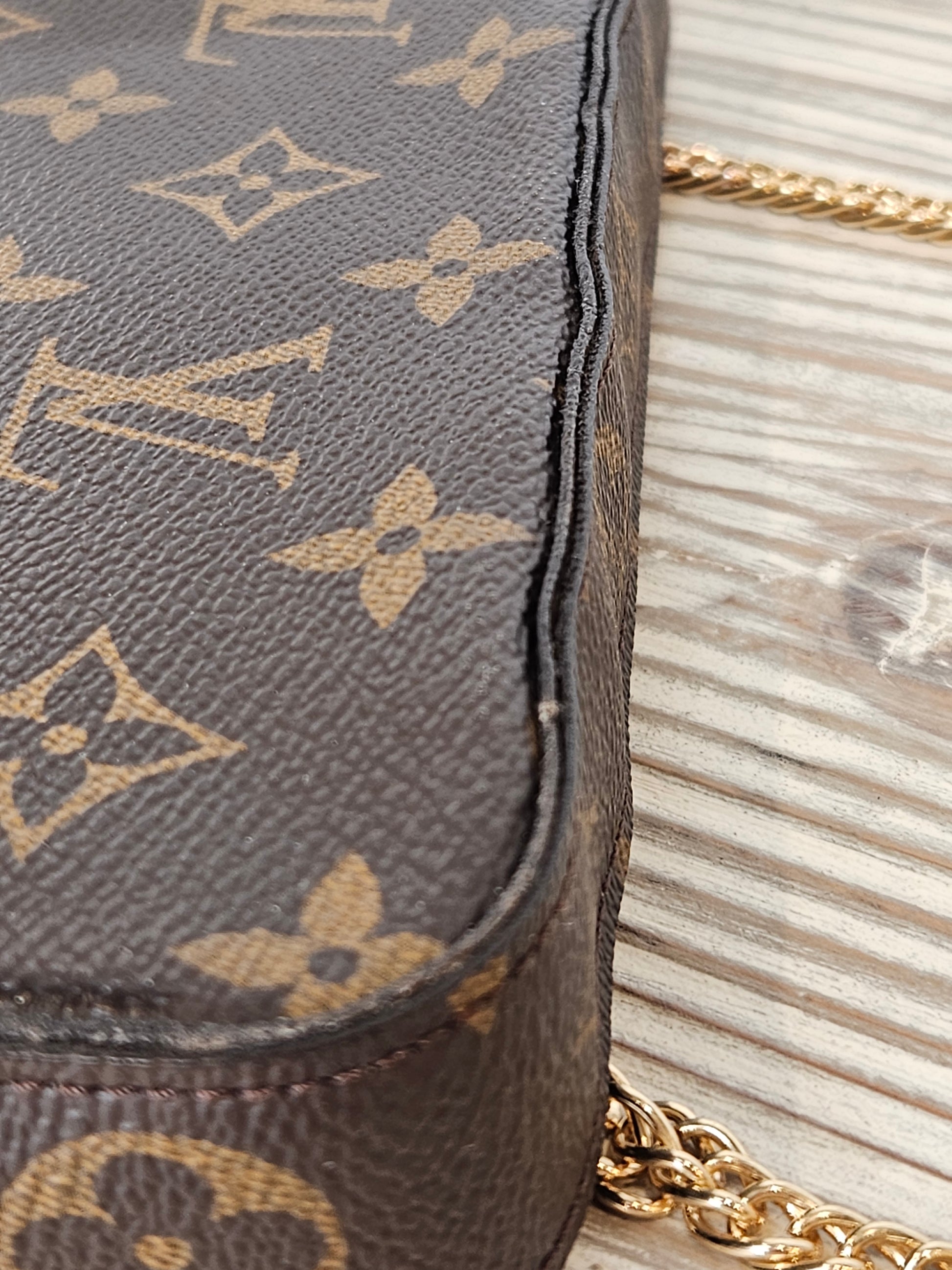 edge Louis Vuitton brown canvas Monogram Pochette Felicie Chain Wallet Fuschia