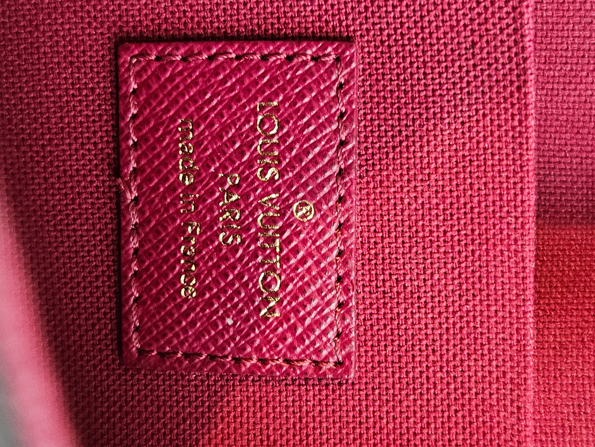 stamp Louis Vuitton brown canvas Monogram Pochette Felicie Chain Wallet Fuschia