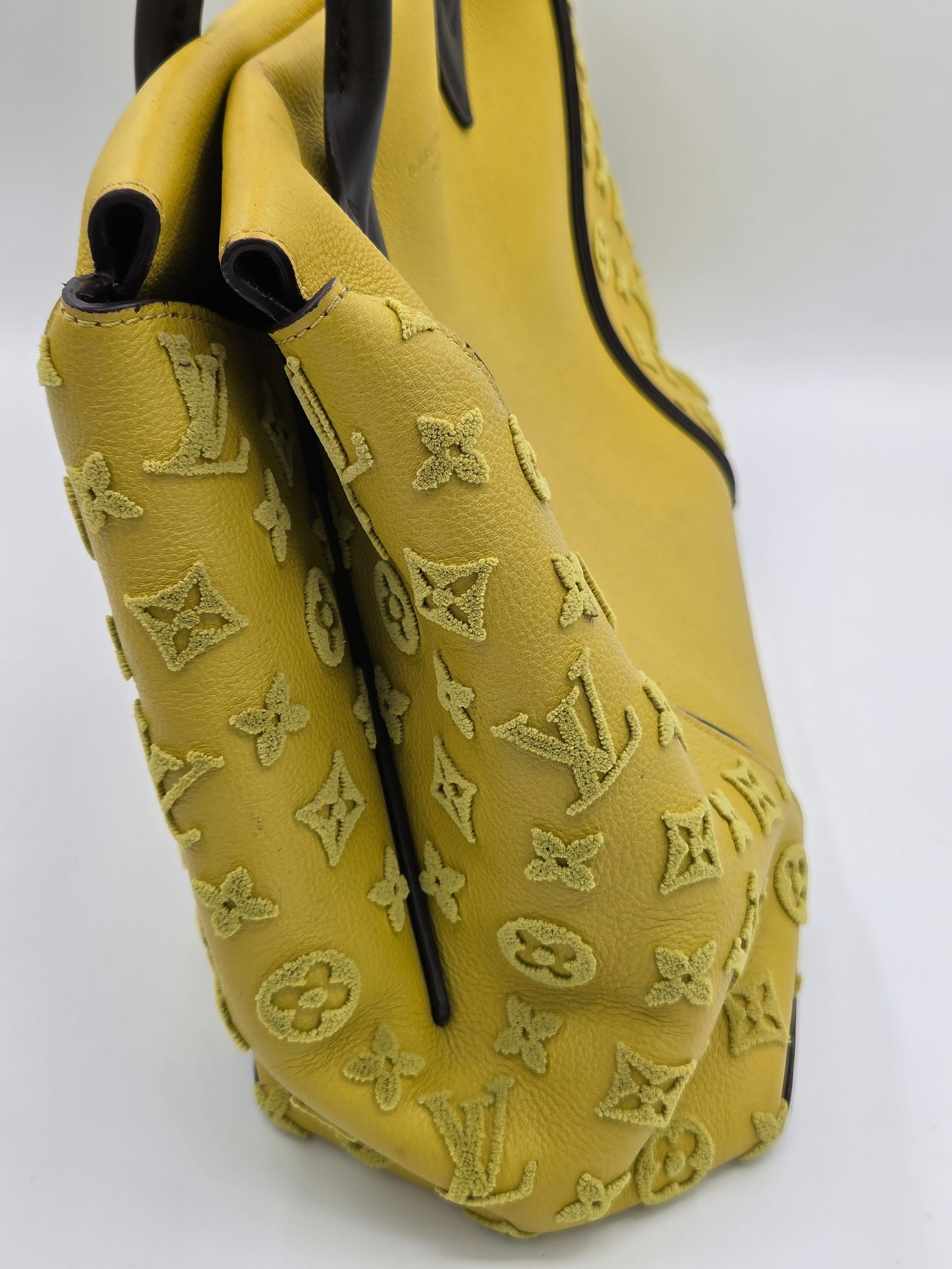 Louis Vuitton Veau Cachemire Tote W PM – Pistache | Grained Calfskin Leather | 2014 | Authenticated | Pre-Owned