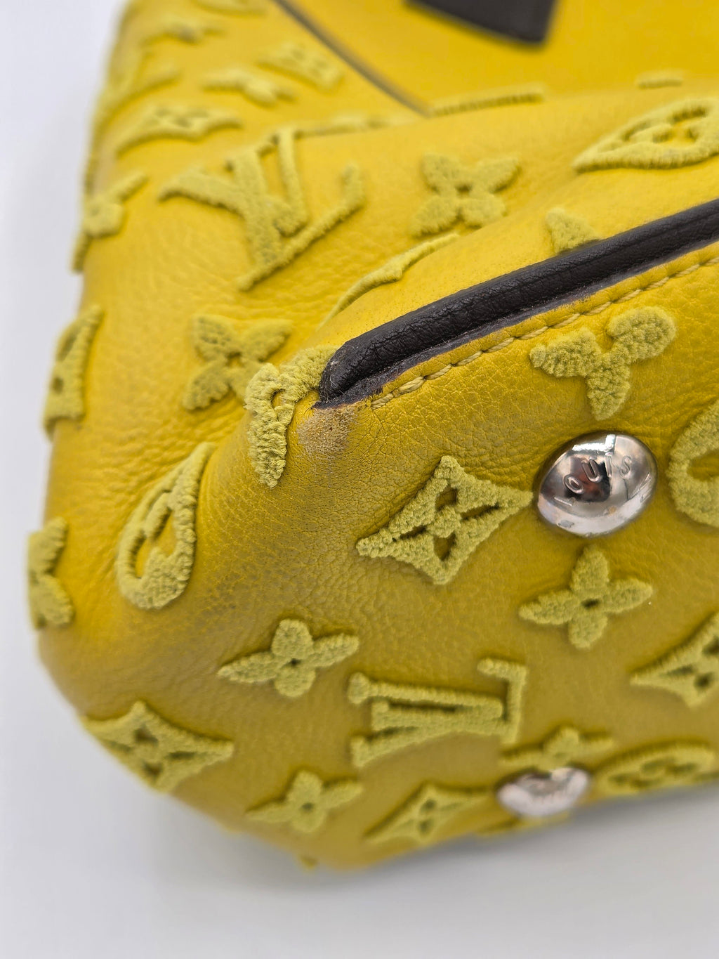 Louis Vuitton Veau Cachemire Tote W PM – Pistache | Grained Calfskin Leather | 2014 | Authenticated | Pre-Owned