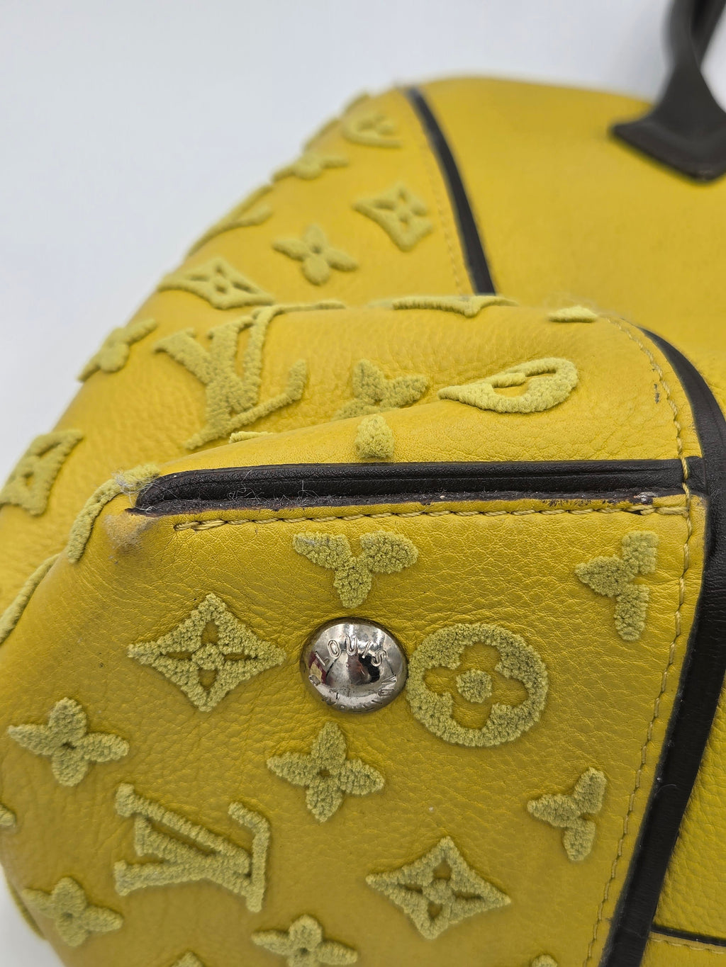 Louis Vuitton Veau Cachemire Tote W PM – Pistache | Grained Calfskin Leather | 2014 | Authenticated | Pre-Owned