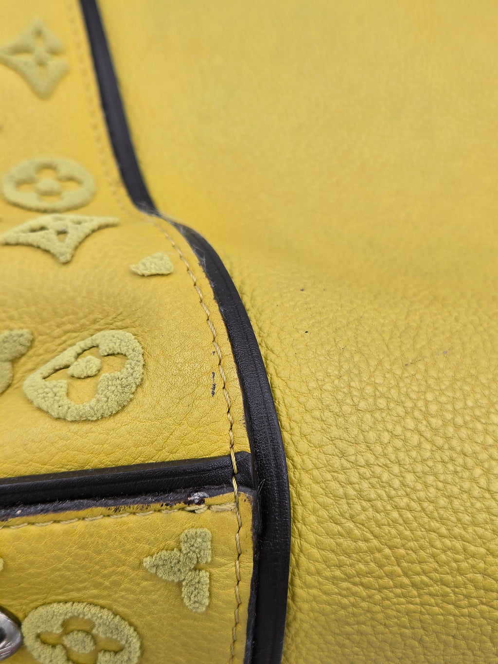 Louis Vuitton Veau Cachemire Tote W PM – Pistache | Grained Calfskin Leather | 2014 | Authenticated | Pre-Owned