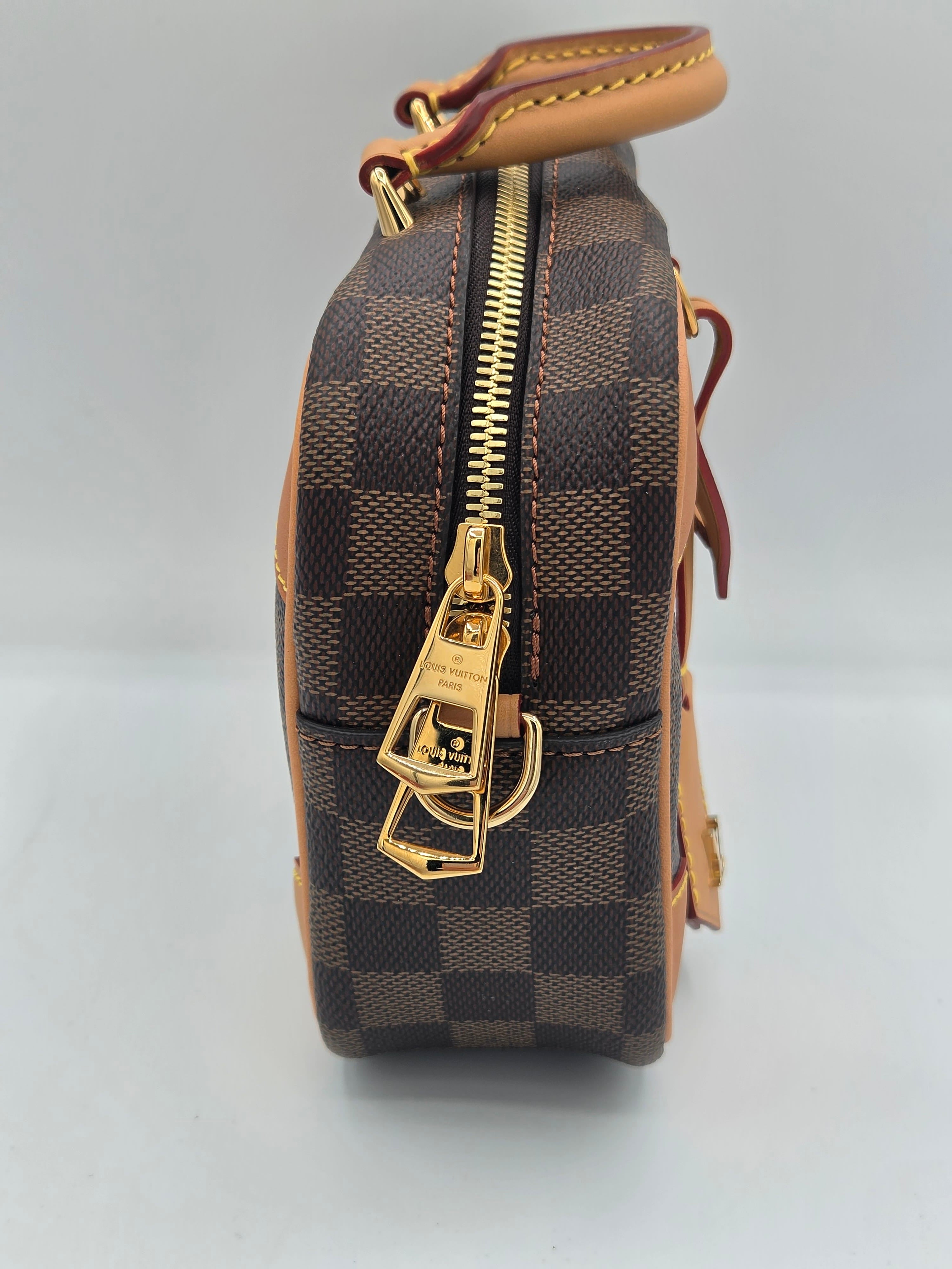 side view of zippers 