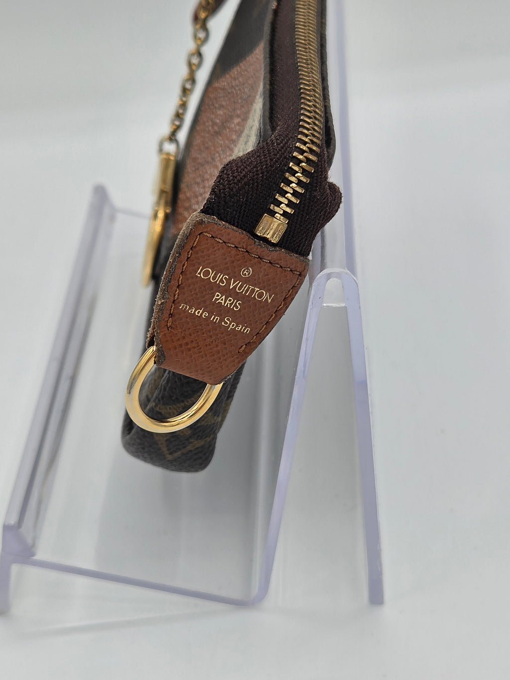 close up of side leather tag