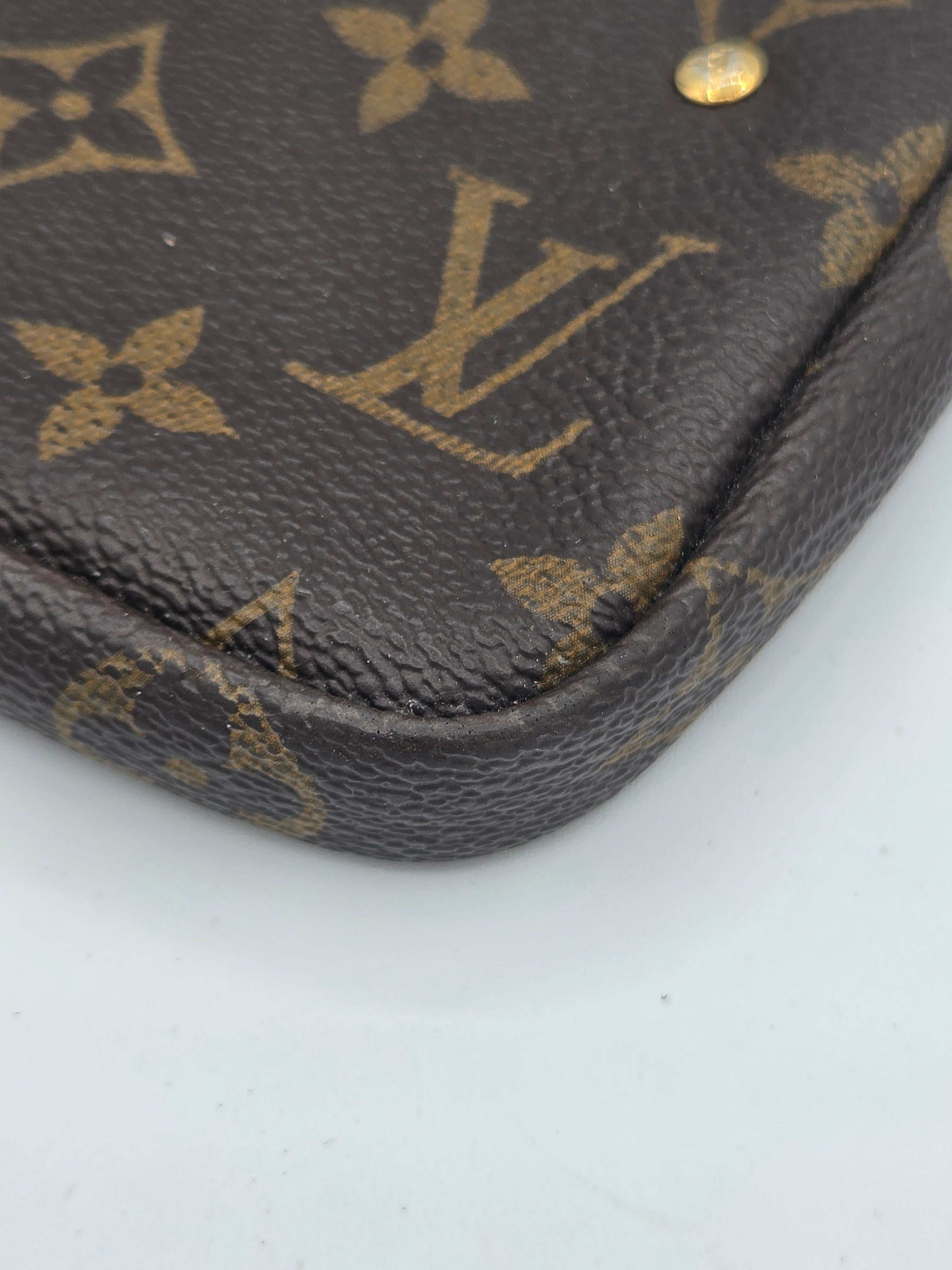 corner close up of pouch