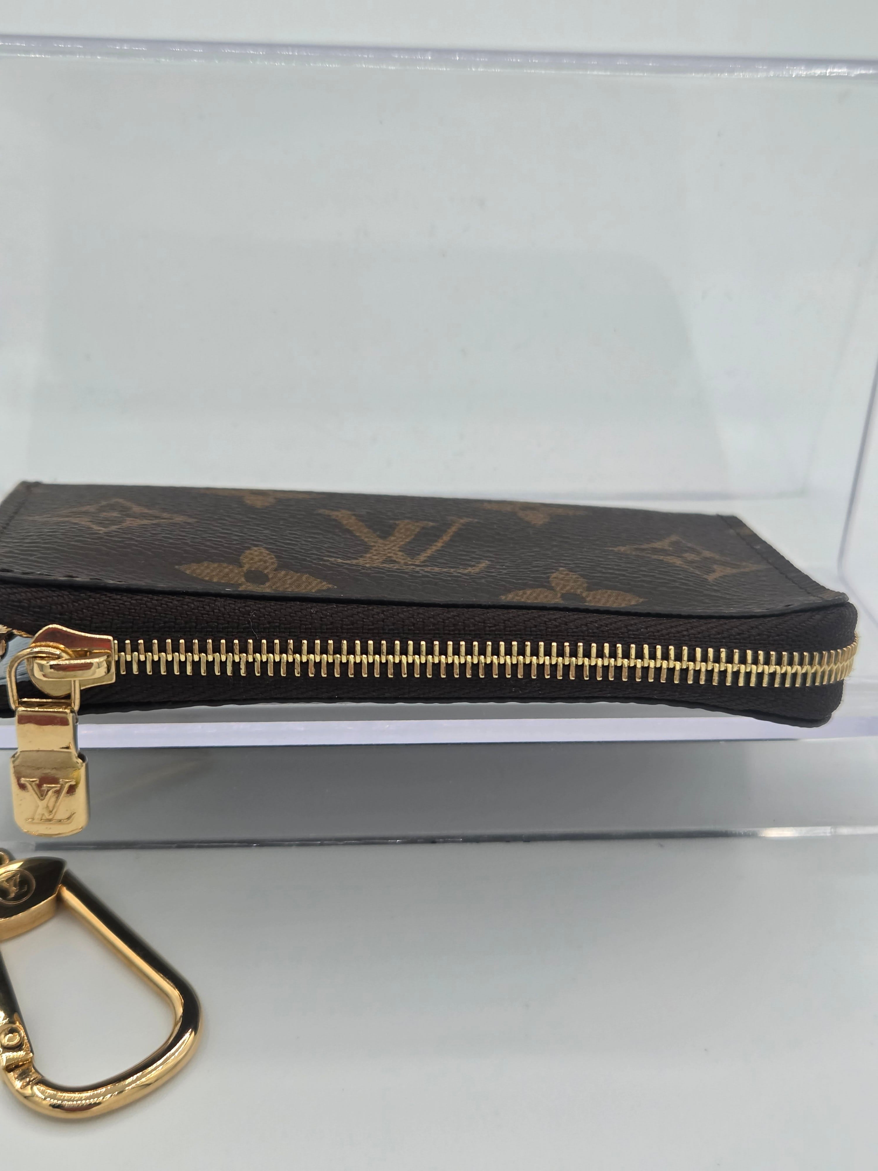Louis Vuitton Monogram Noa Key Holder | Olympe Blue | Authentic