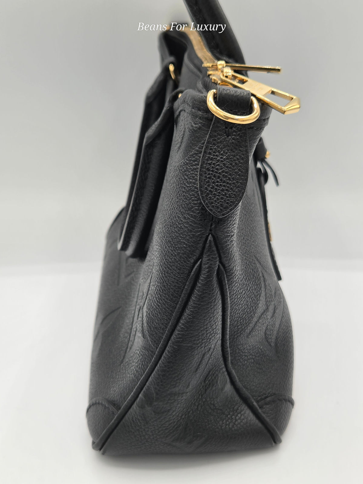 side view of handbag
