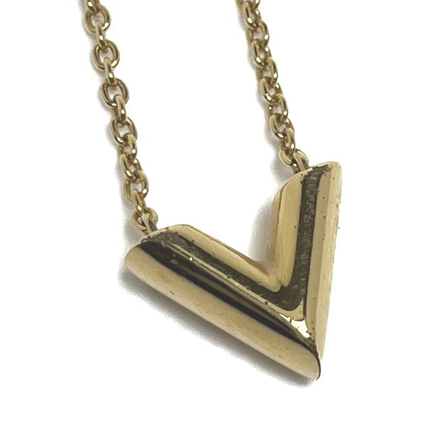 close up Louis Vuitton Essential "V" Necklace Gold Color