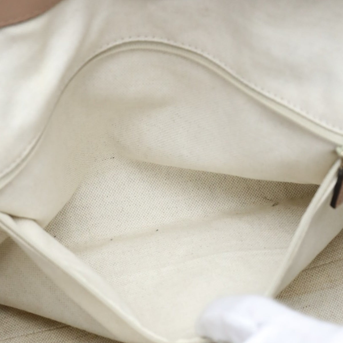 interior pocket Gucci Sukey Diamante Canvas medium Tote Neutral Beige