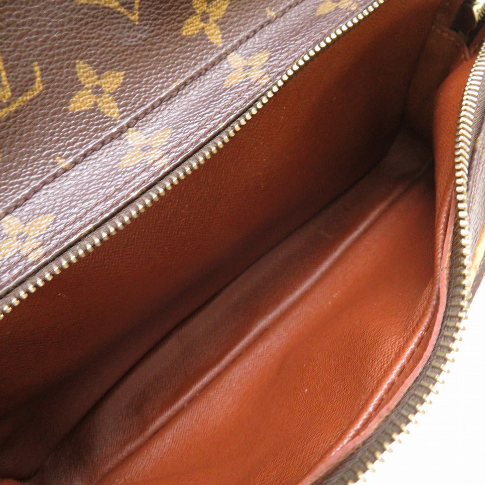 close up interior Louis Vuitton Nil 28 Brown Canvas Monogram