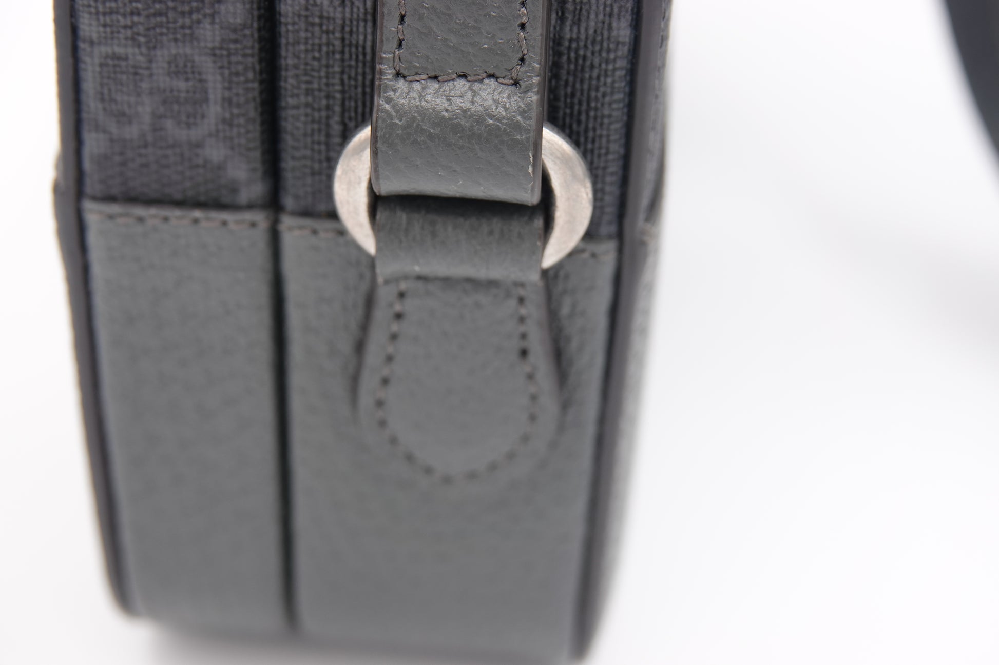 strap hardware Gucci GG Supreme Monogram Mini New Basket Box Bag